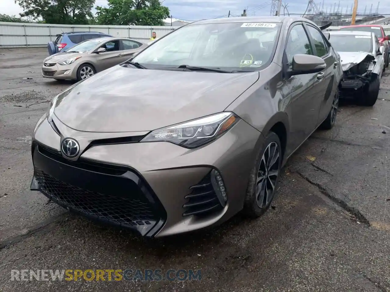 2 fotografías del automóvil dañado 2T1BURHE3KC211896 TOYOTA COROLLA 2019