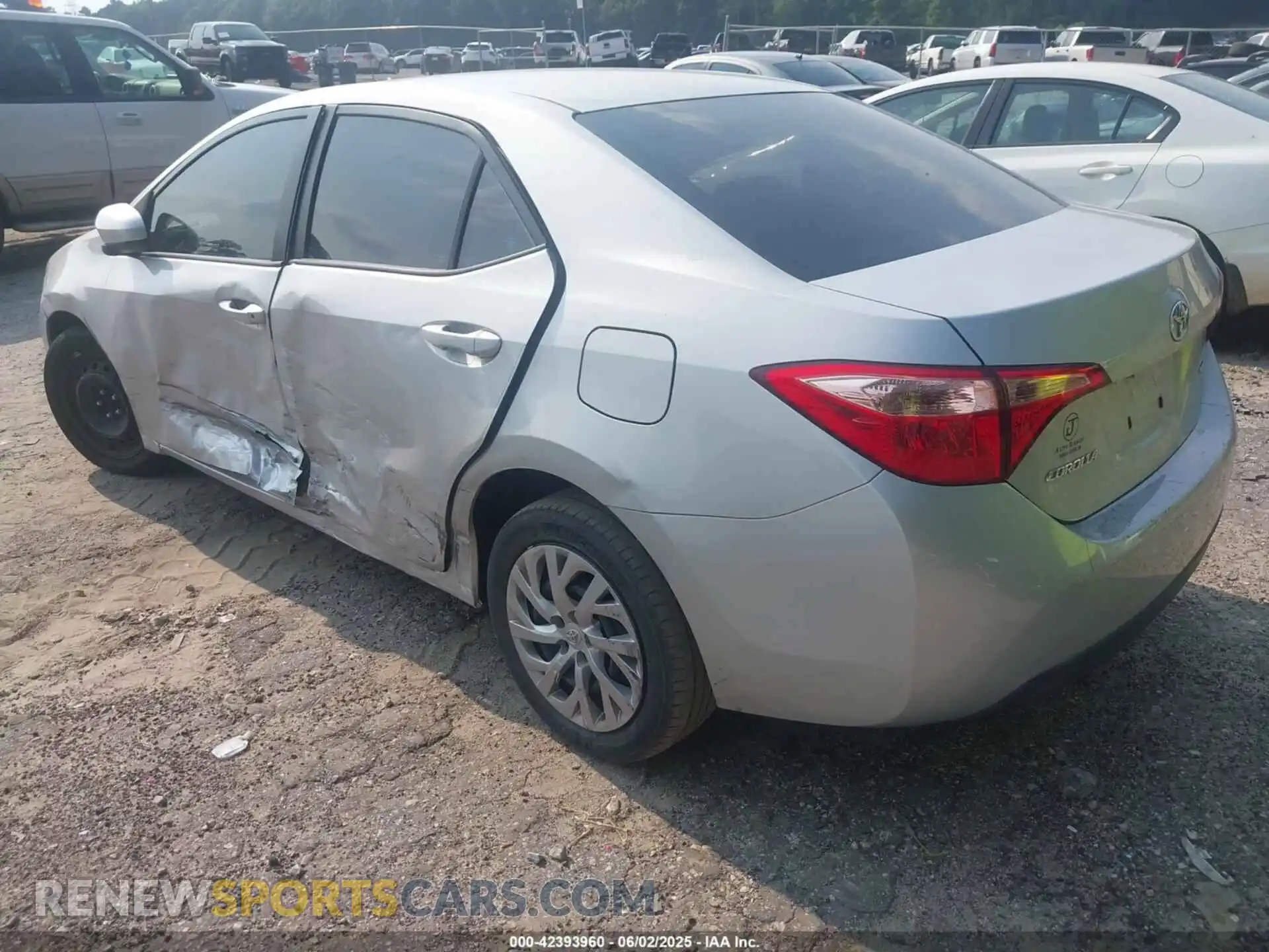 3 Photograph of a damaged car 2T1BURHE3KC219660 TOYOTA COROLLA 2019