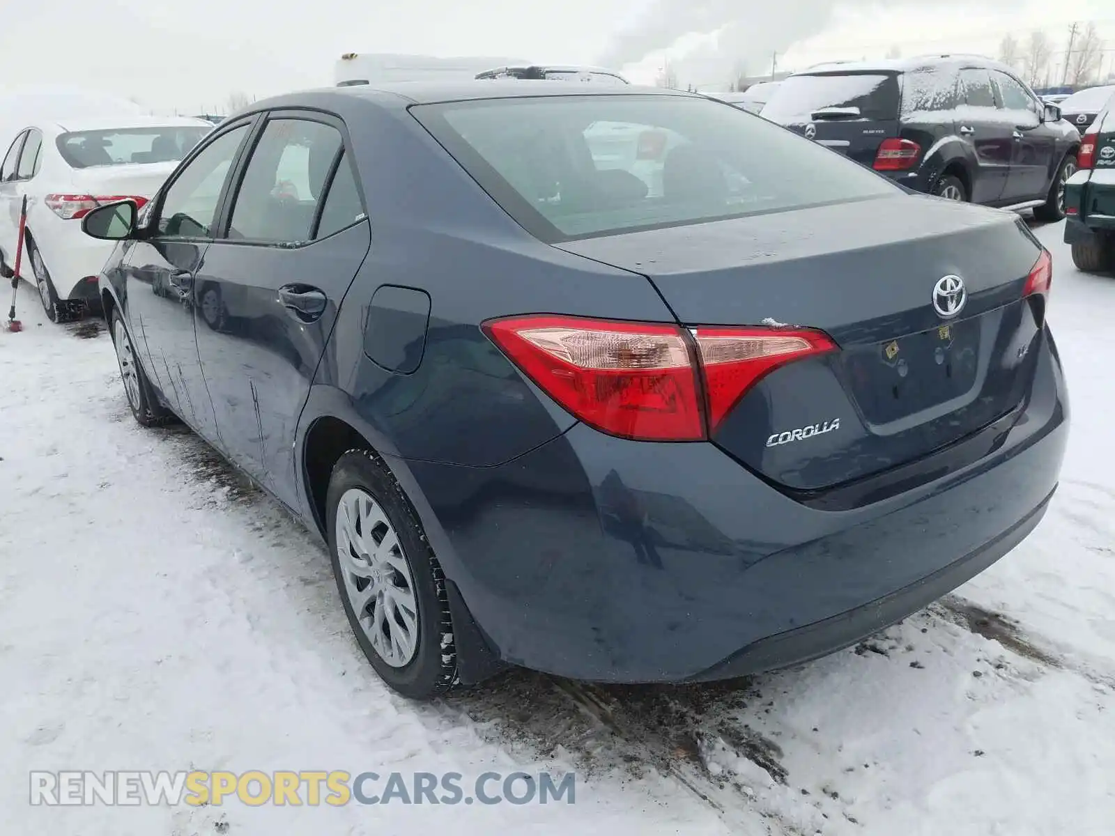 3 Photograph of a damaged car 2T1BURHE3KC231324 TOYOTA COROLLA 2019