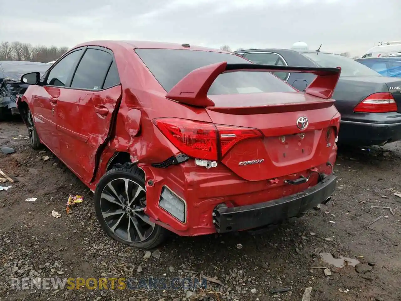3 Photograph of a damaged car 2T1BURHE4KC128008 TOYOTA COROLLA 2019