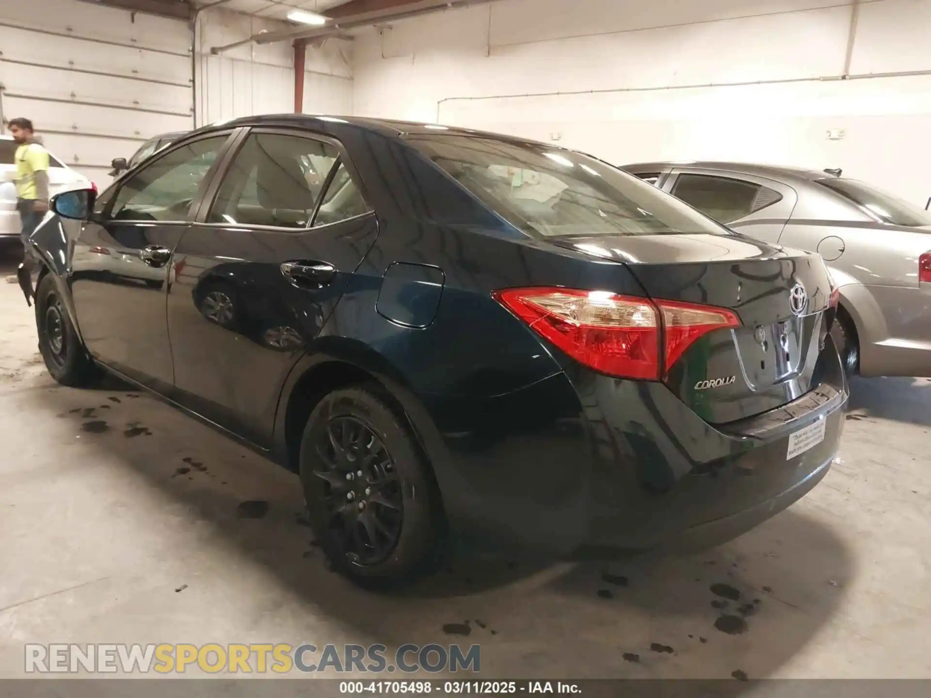 3 Photograph of a damaged car 2T1BURHE4KC129627 TOYOTA COROLLA 2019