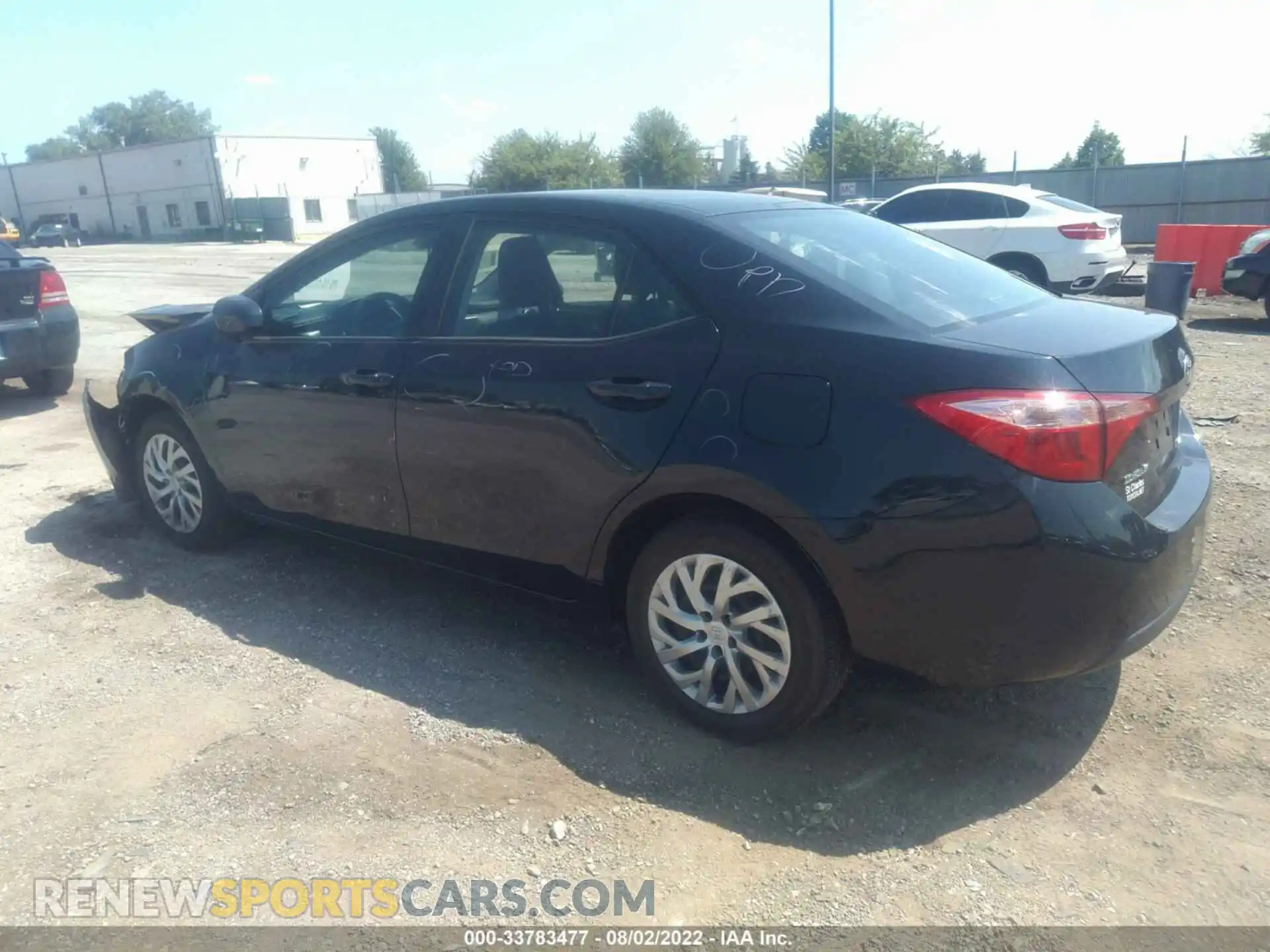 3 Photograph of a damaged car 2T1BURHE4KC152695 TOYOTA COROLLA 2019