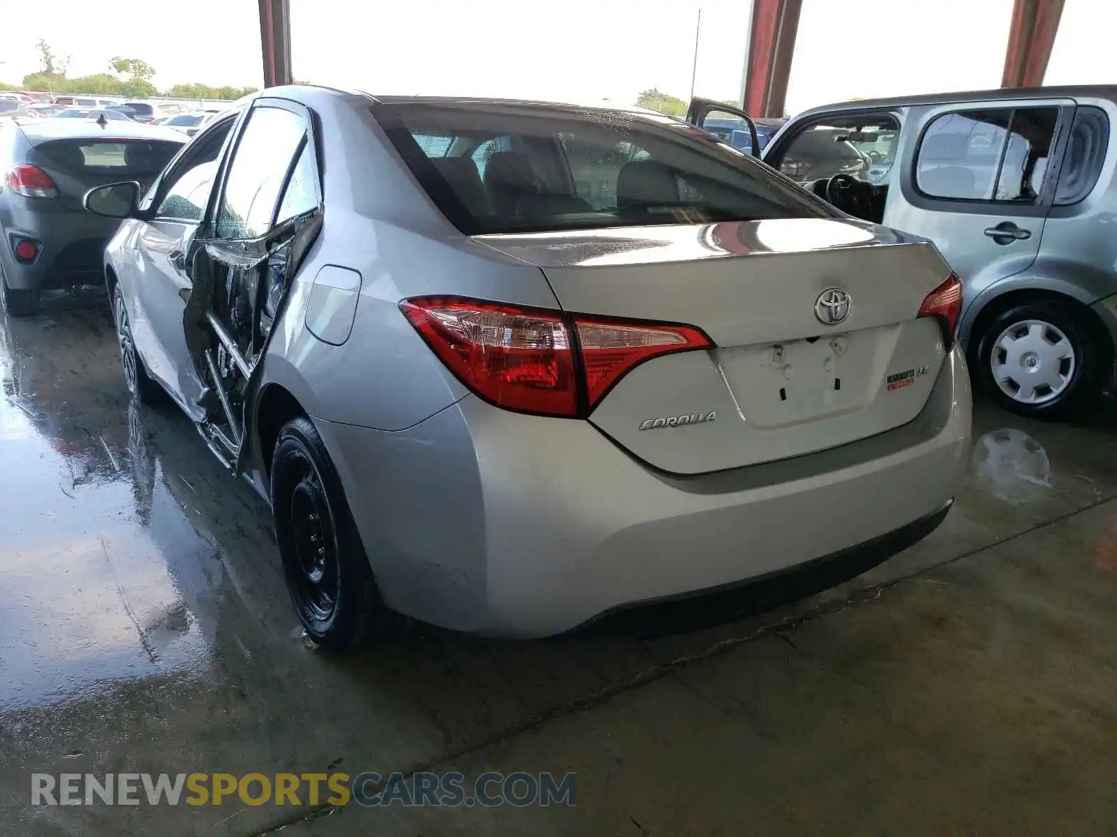 3 Photograph of a damaged car 2T1BURHE4KC157606 TOYOTA COROLLA 2019