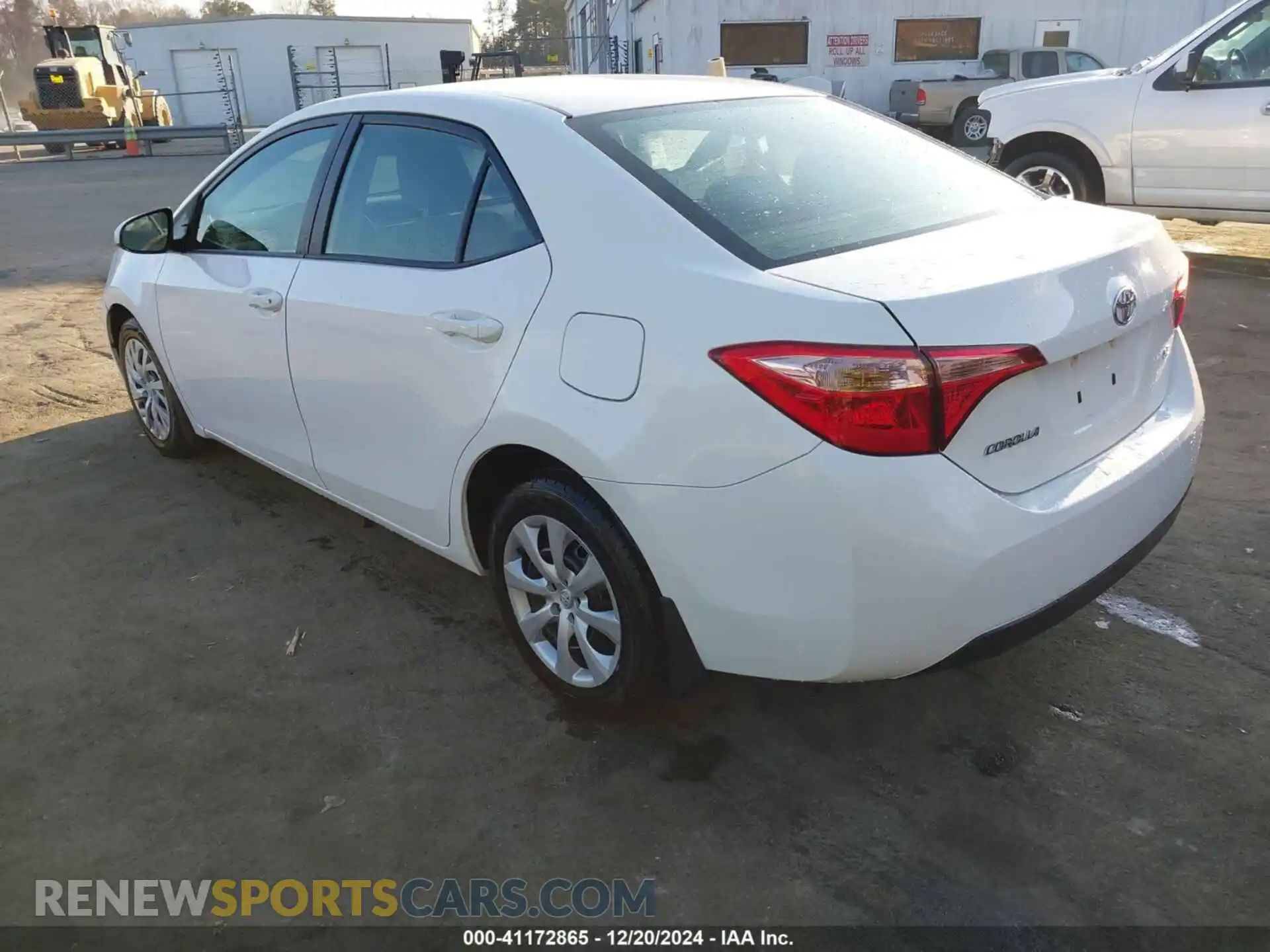 3 Photograph of a damaged car 2T1BURHE4KC158108 TOYOTA COROLLA 2019