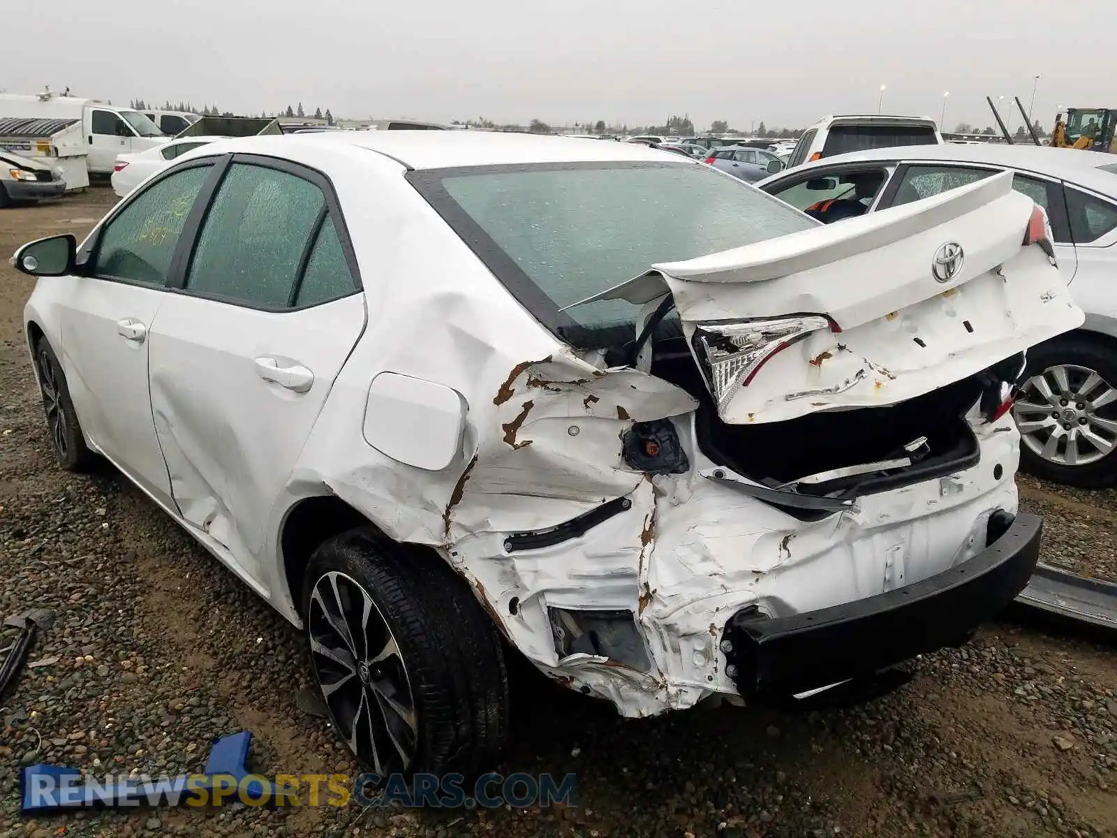 3 Photograph of a damaged car 2T1BURHE4KC168590 TOYOTA COROLLA 2019