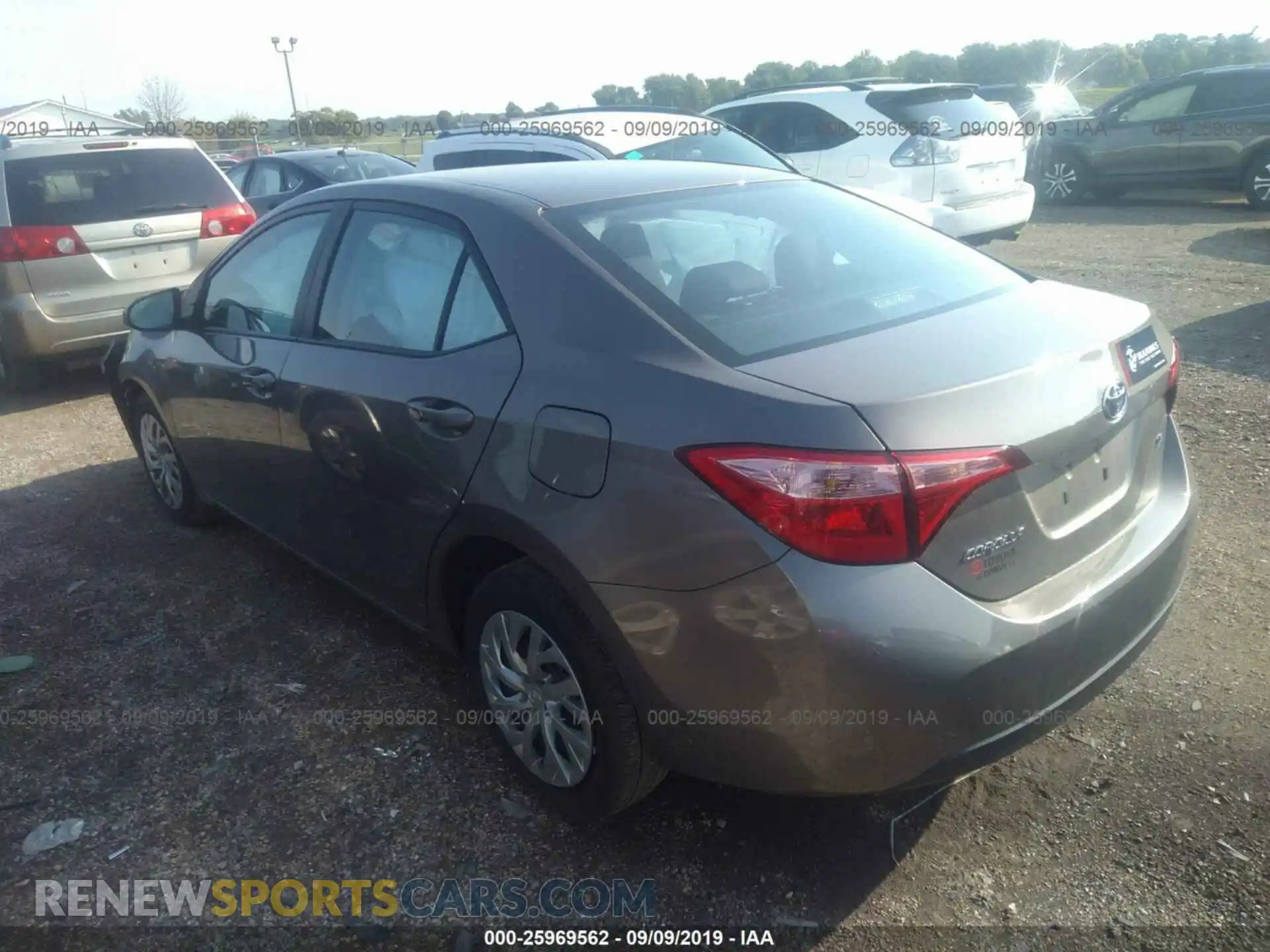 3 Photograph of a damaged car 2T1BURHE4KC170842 TOYOTA COROLLA 2019