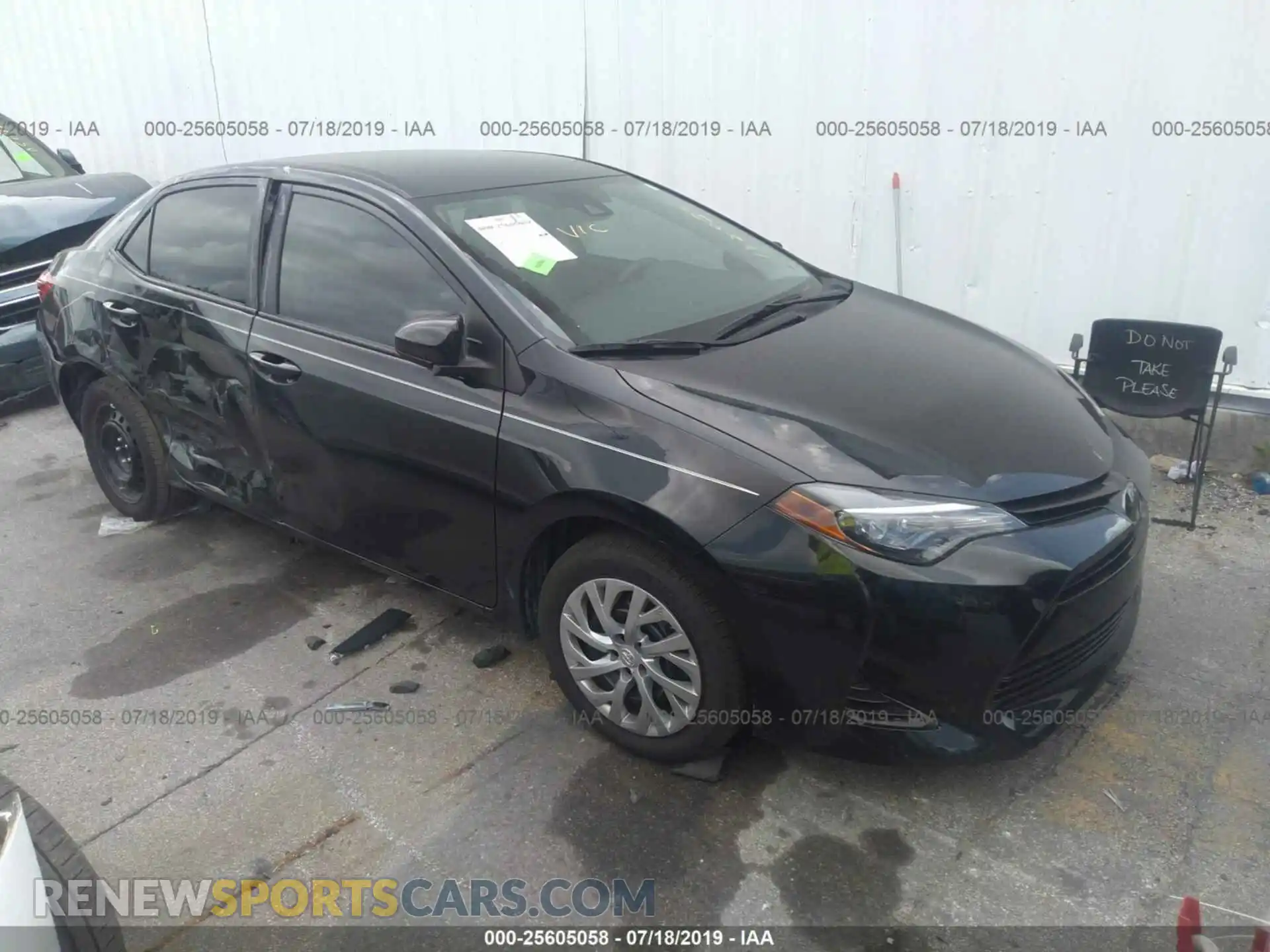 1 Photograph of a damaged car 2T1BURHE4KC172039 TOYOTA COROLLA 2019