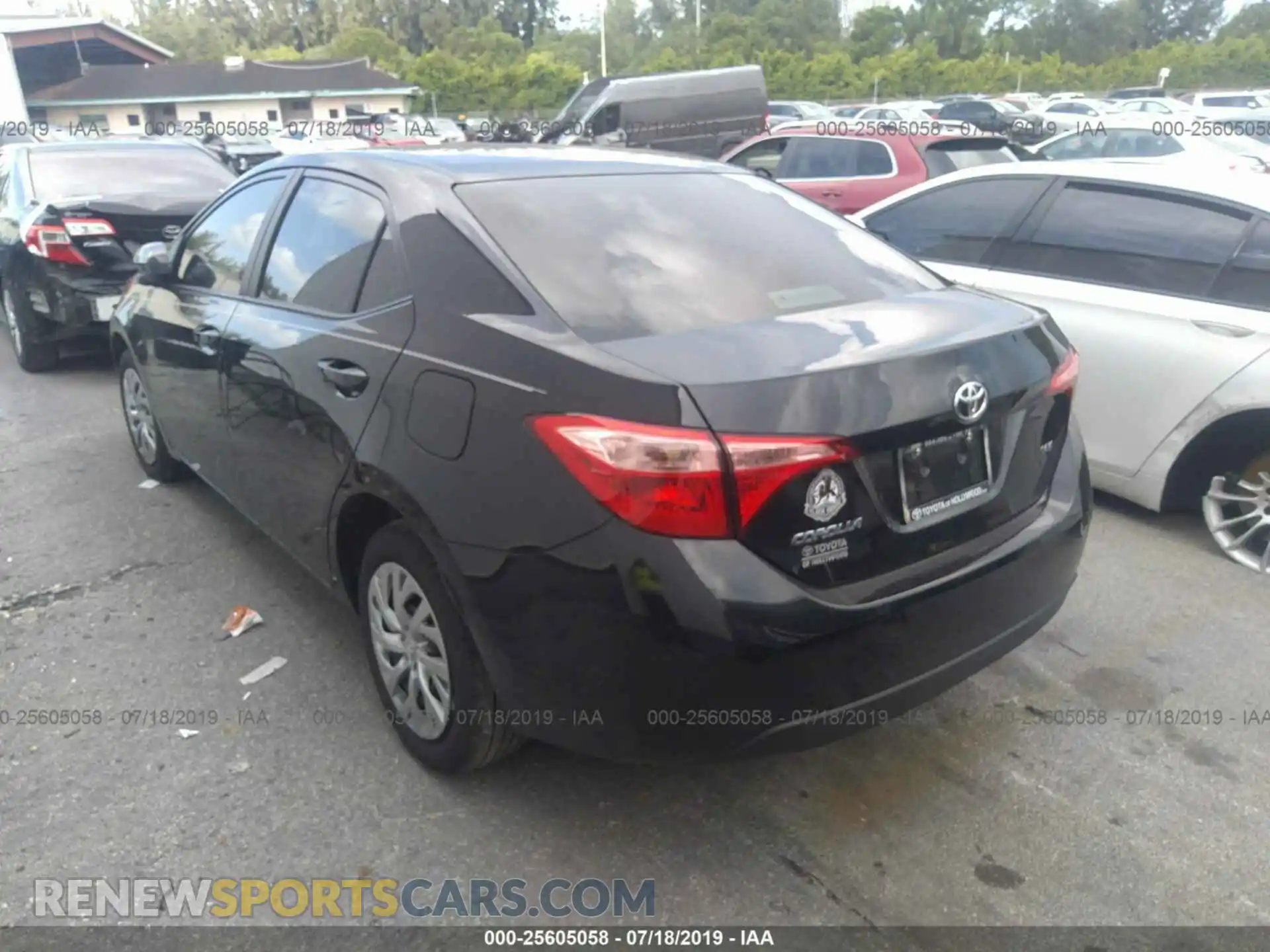 3 Photograph of a damaged car 2T1BURHE4KC172039 TOYOTA COROLLA 2019