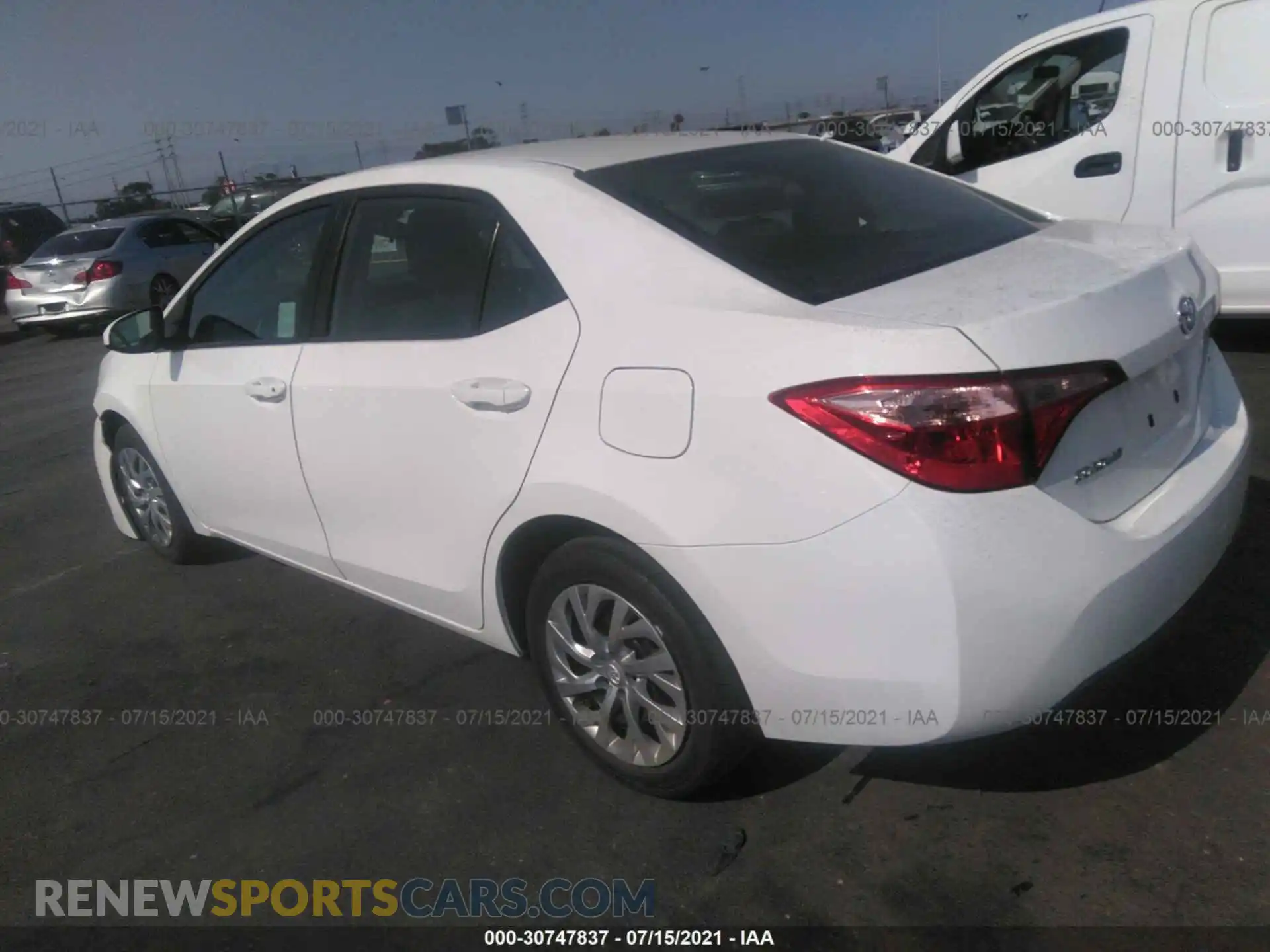 3 Photograph of a damaged car 2T1BURHE4KC180965 TOYOTA COROLLA 2019