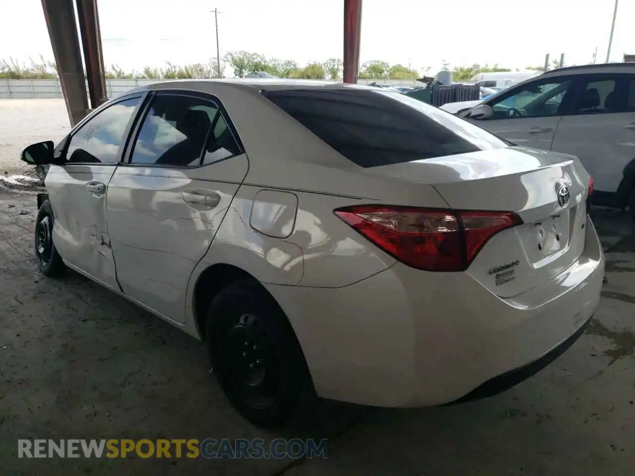 3 Photograph of a damaged car 2T1BURHE4KC182103 TOYOTA COROLLA 2019