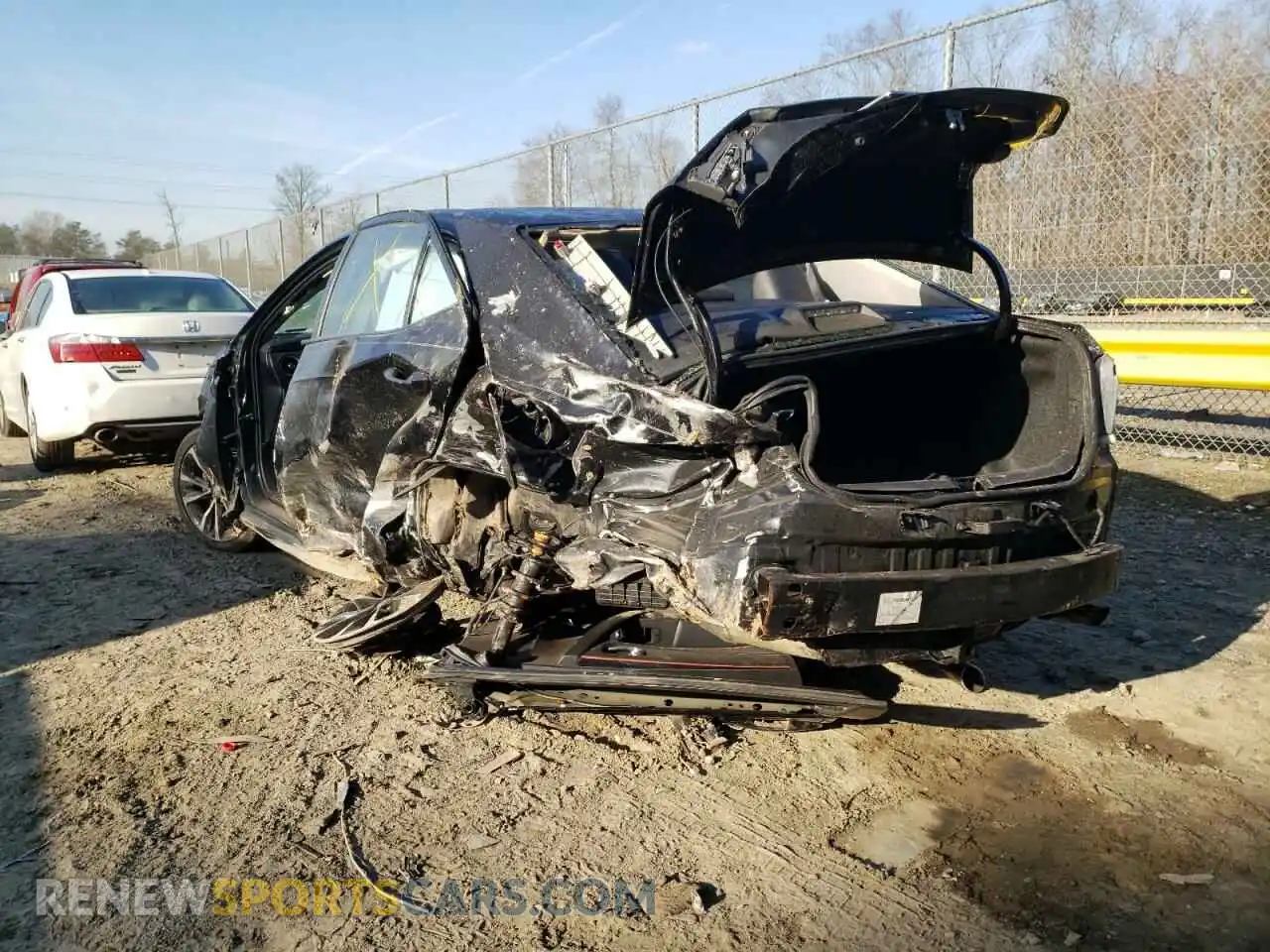 3 fotografías del automóvil dañado 2T1BURHE4KC189732 TOYOTA COROLLA 2019
