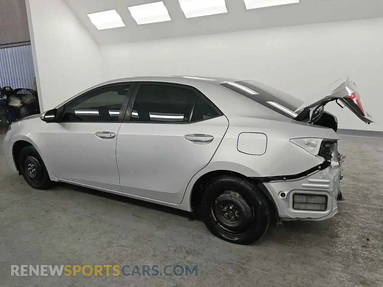 2 Photograph of a damaged car 2T1BURHE4KC194056 TOYOTA COROLLA 2019