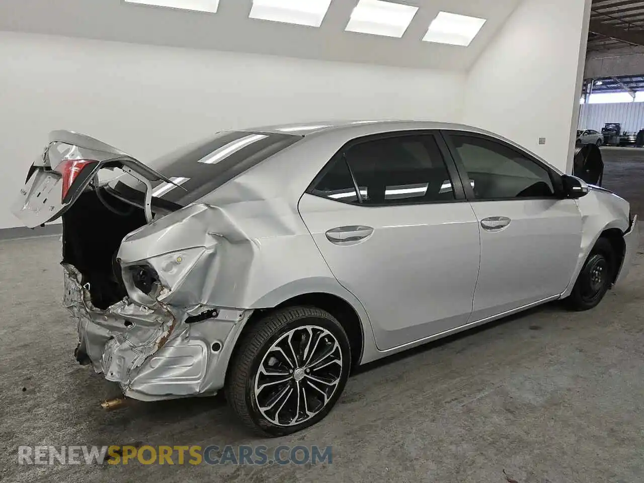 3 Photograph of a damaged car 2T1BURHE4KC194056 TOYOTA COROLLA 2019