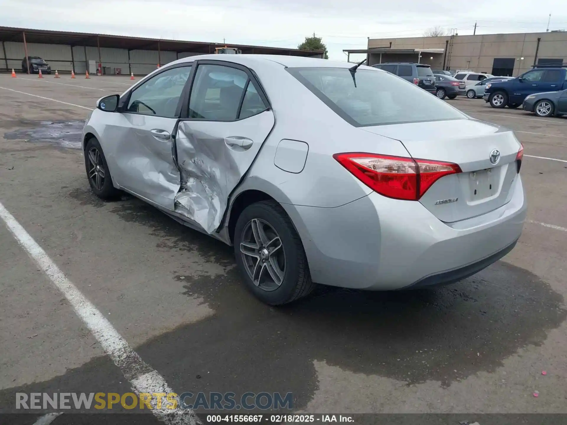 3 Photograph of a damaged car 2T1BURHE4KC194963 TOYOTA COROLLA 2019