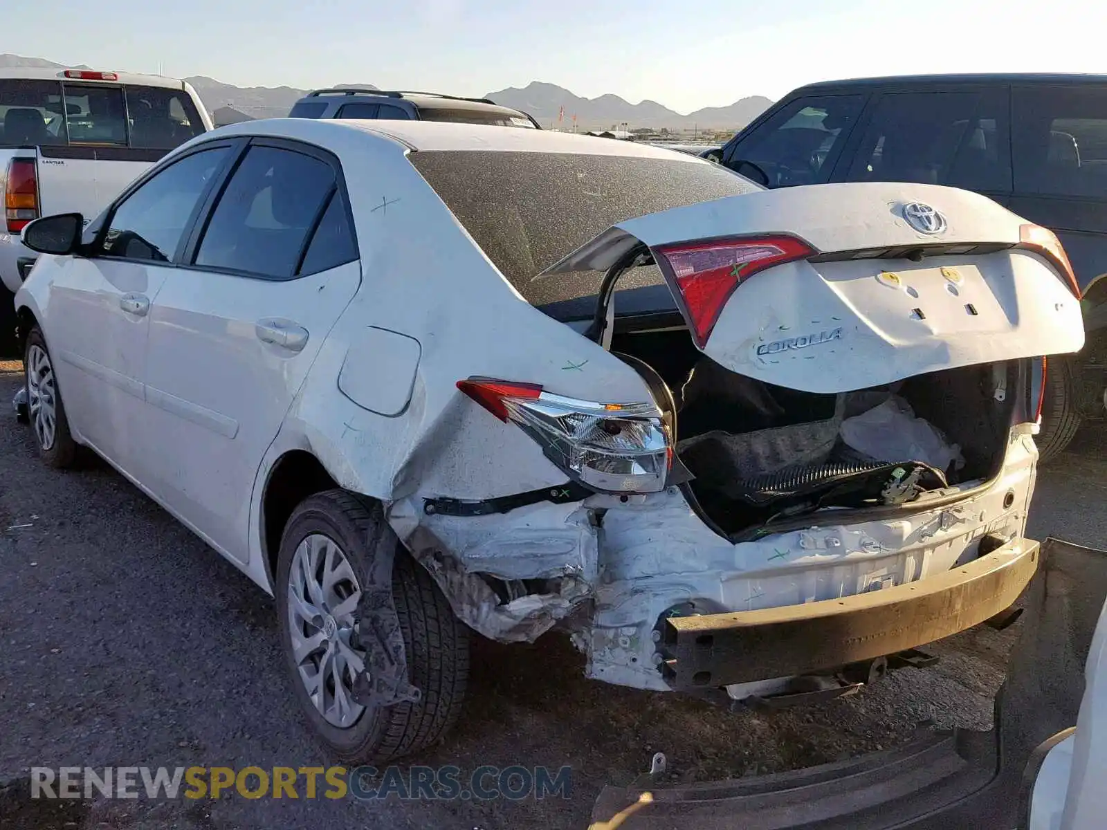 3 Photograph of a damaged car 2T1BURHE4KC198477 TOYOTA COROLLA 2019