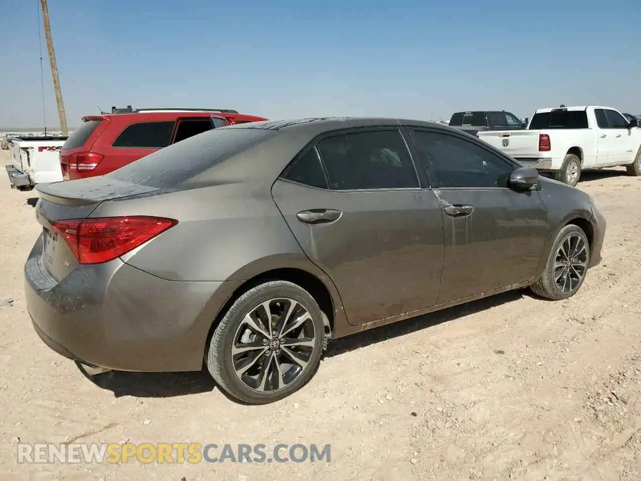 3 Photograph of a damaged car 2T1BURHE4KC200275 TOYOTA COROLLA 2019
