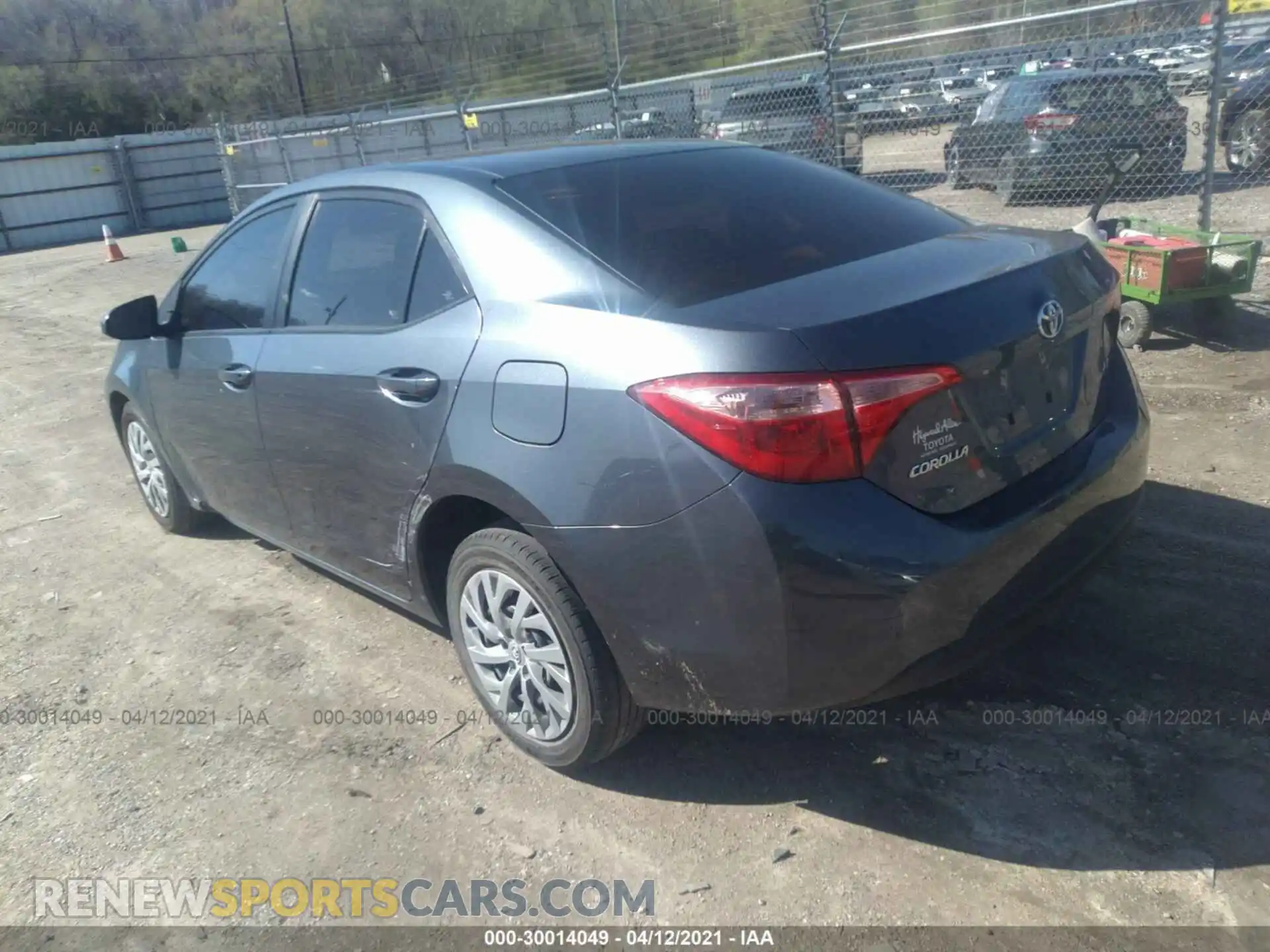 3 Photograph of a damaged car 2T1BURHE4KC205864 TOYOTA COROLLA 2019