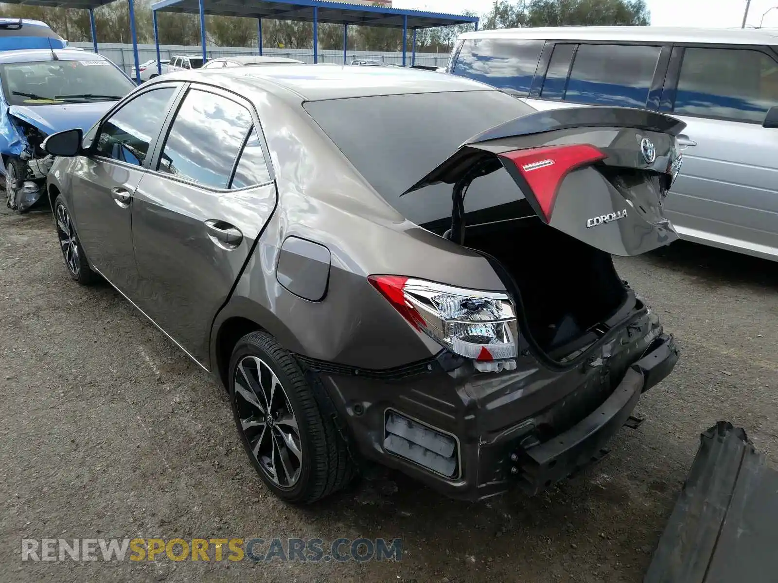 3 Photograph of a damaged car 2T1BURHE4KC207405 TOYOTA COROLLA 2019