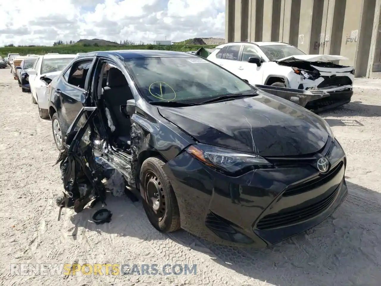 1 Photograph of a damaged car 2T1BURHE4KC207887 TOYOTA COROLLA 2019