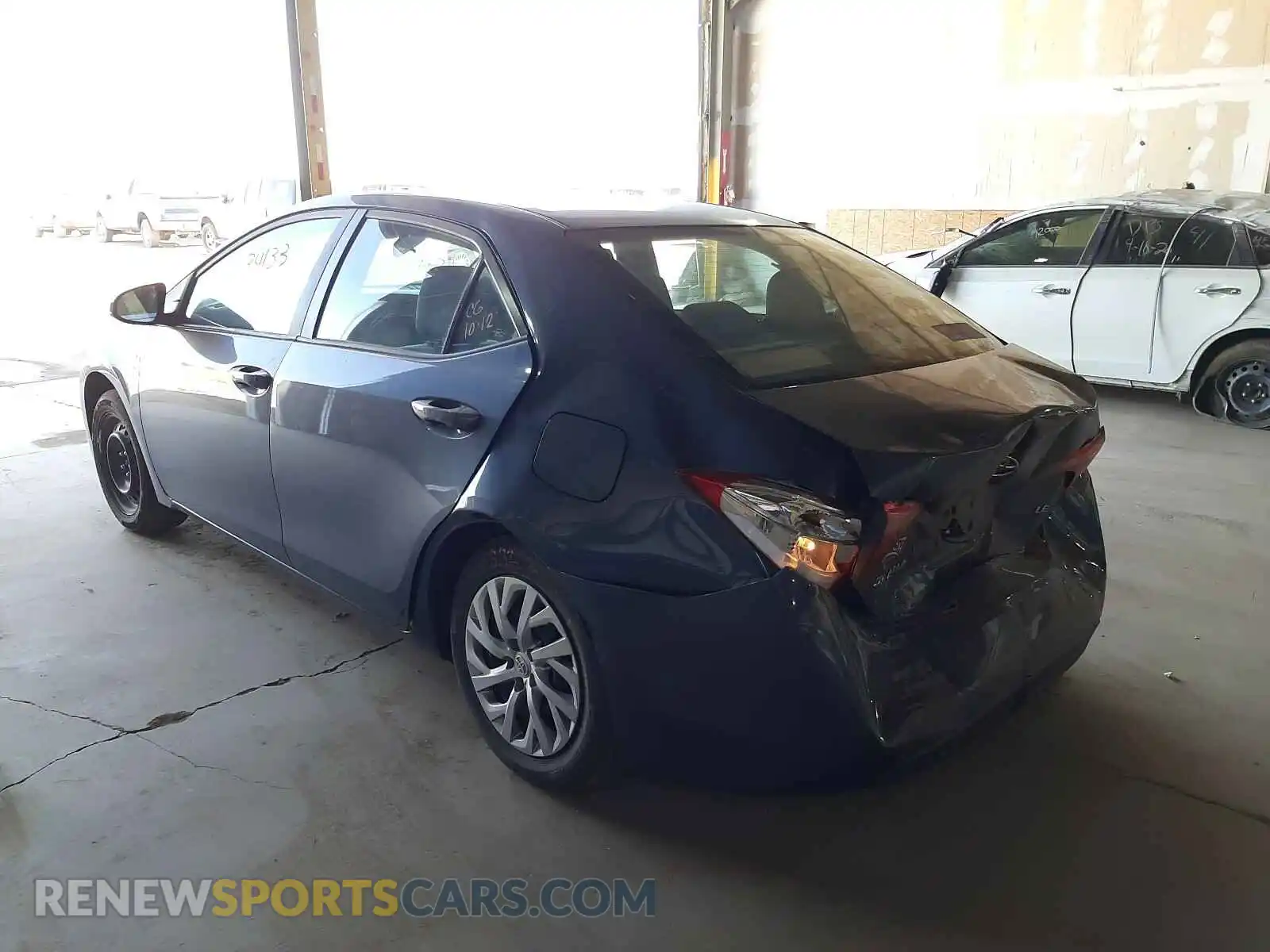 3 Photograph of a damaged car 2T1BURHE4KC208795 TOYOTA COROLLA 2019