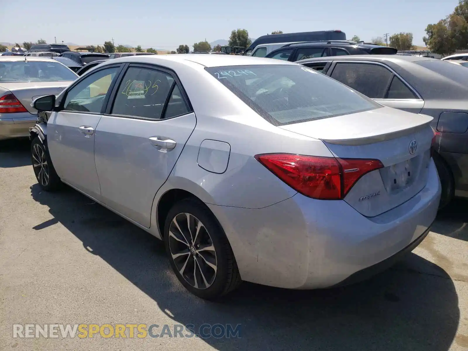 3 Photograph of a damaged car 2T1BURHE4KC213804 TOYOTA COROLLA 2019