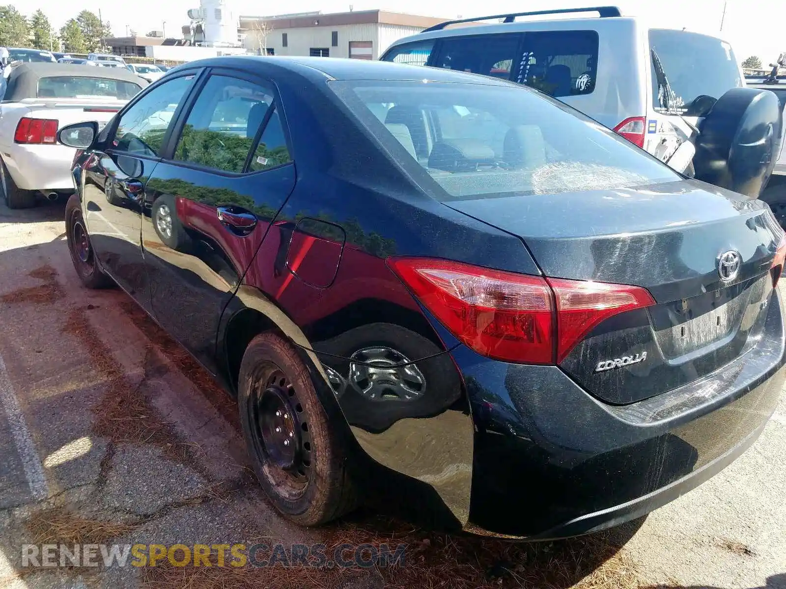 3 Photograph of a damaged car 2T1BURHE4KC224589 TOYOTA COROLLA 2019
