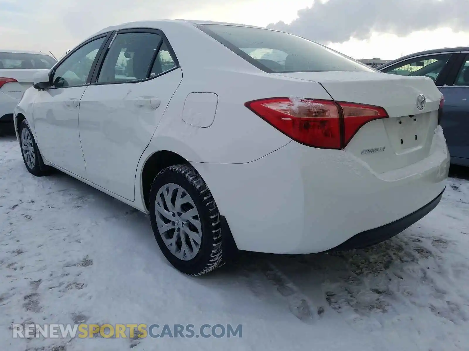 3 Photograph of a damaged car 2T1BURHE4KC226746 TOYOTA COROLLA 2019