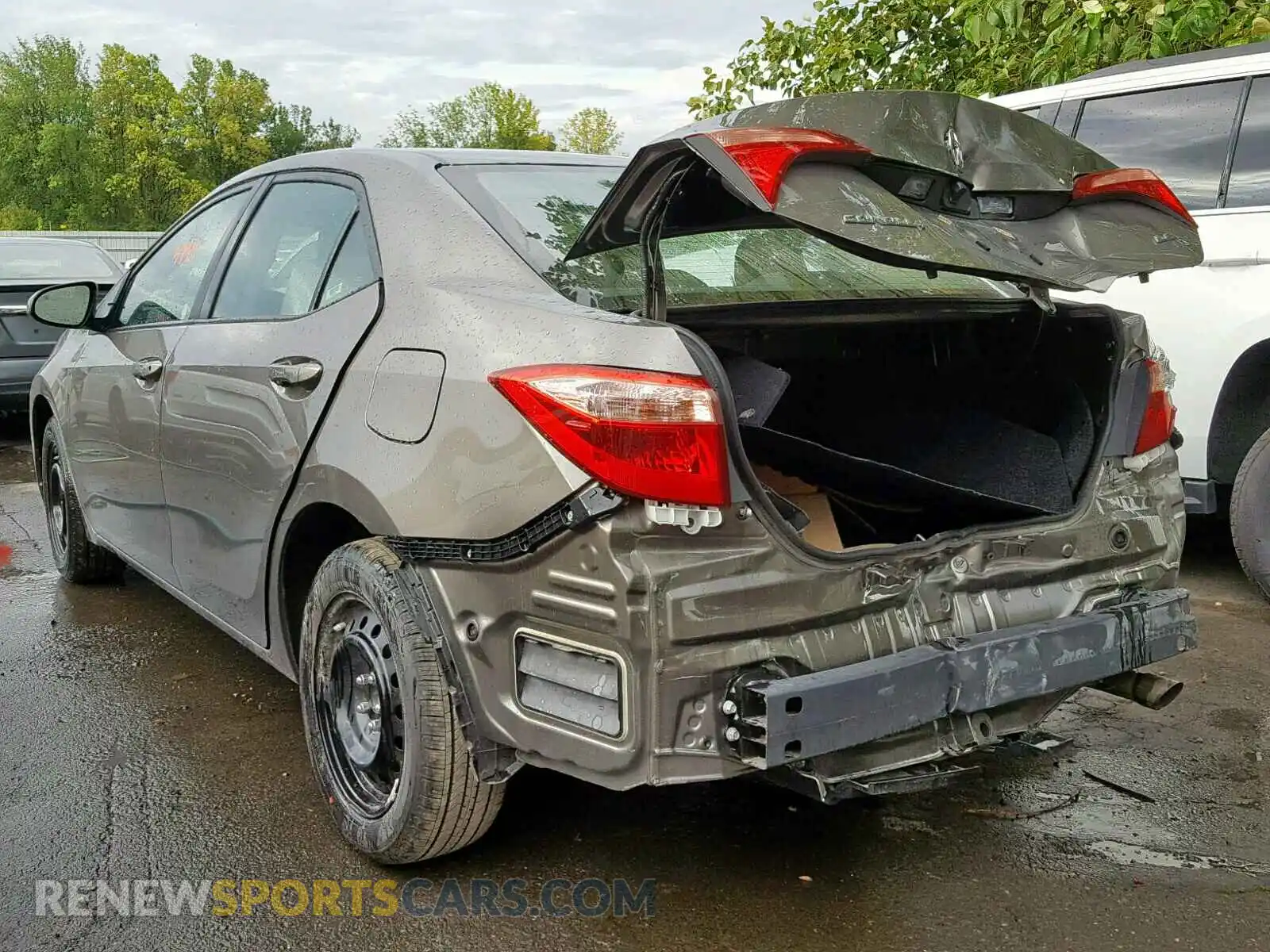 3 Photograph of a damaged car 2T1BURHE4KC230165 TOYOTA COROLLA 2019
