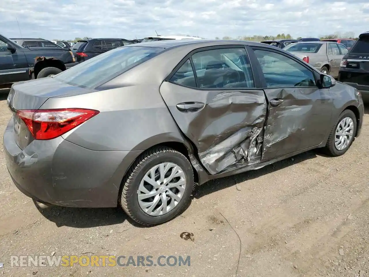 3 fotografías del automóvil dañado 2T1BURHE4KC234197 TOYOTA COROLLA 2019