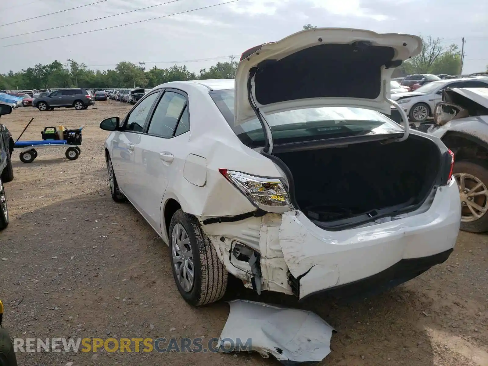 3 Photograph of a damaged car 2T1BURHE4KC238895 TOYOTA COROLLA 2019