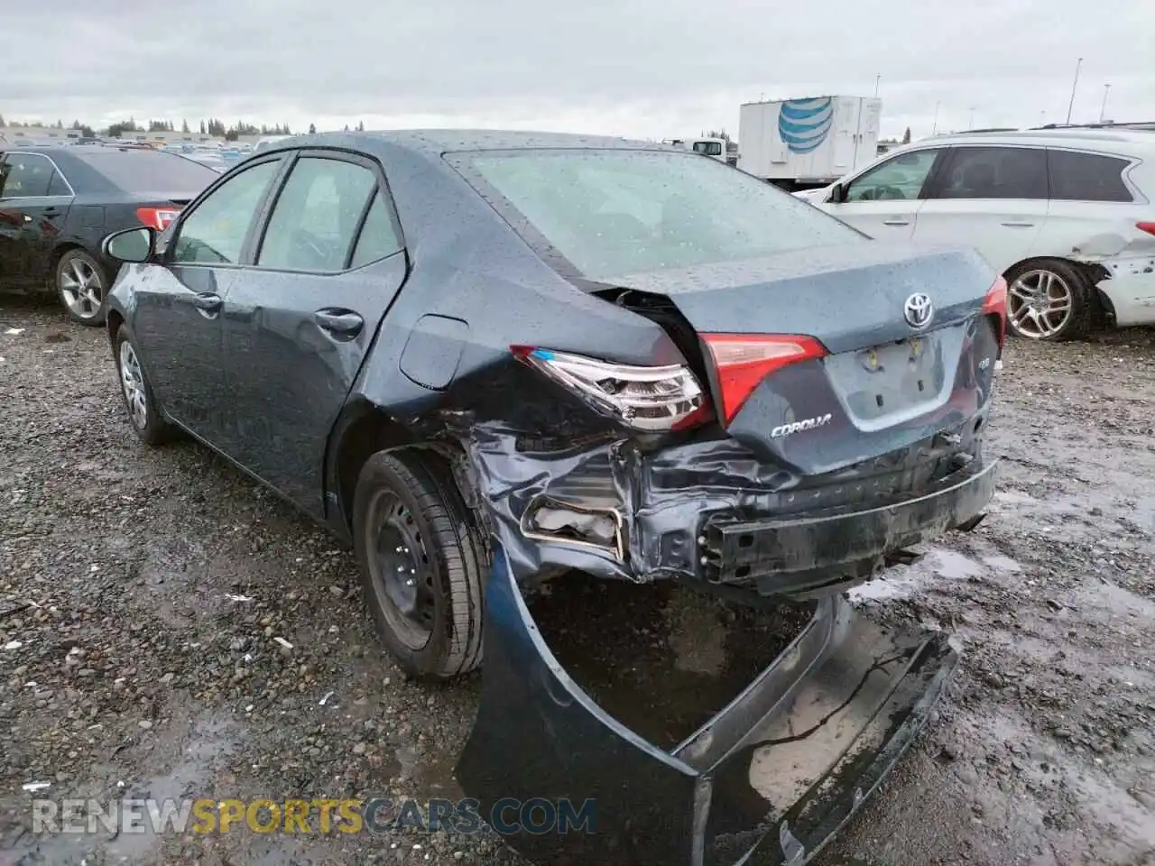 3 Photograph of a damaged car 2T1BURHE5KC141978 TOYOTA COROLLA 2019