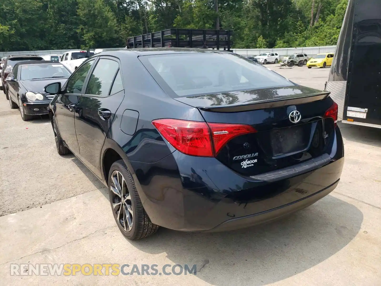 3 Photograph of a damaged car 2T1BURHE5KC142371 TOYOTA COROLLA 2019