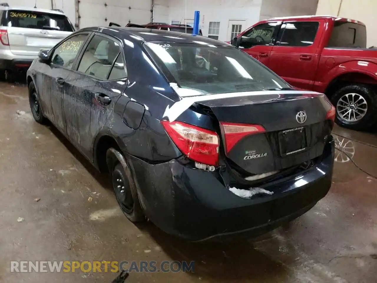 3 Photograph of a damaged car 2T1BURHE5KC146663 TOYOTA COROLLA 2019