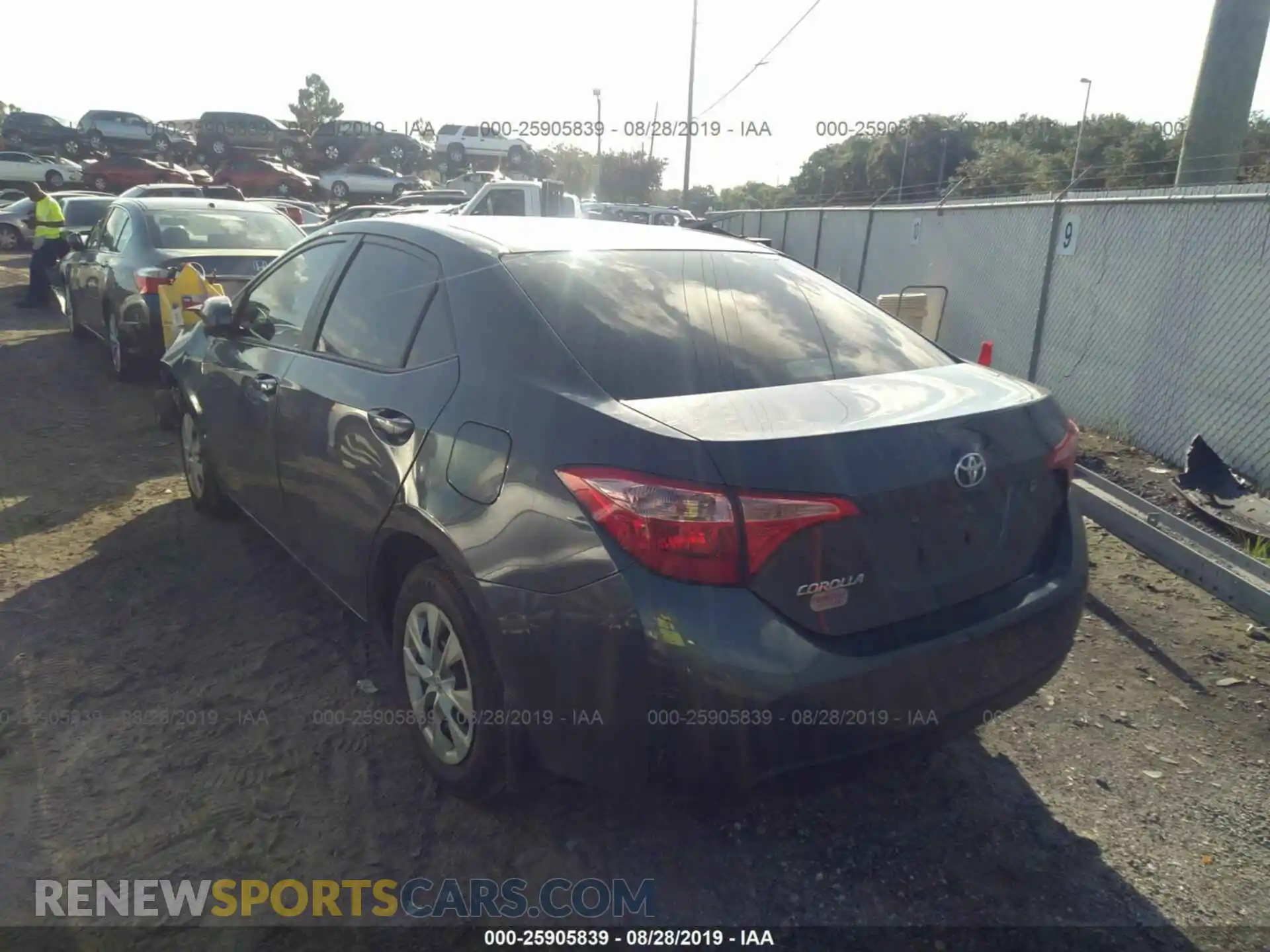 3 Photograph of a damaged car 2T1BURHE5KC155248 TOYOTA COROLLA 2019
