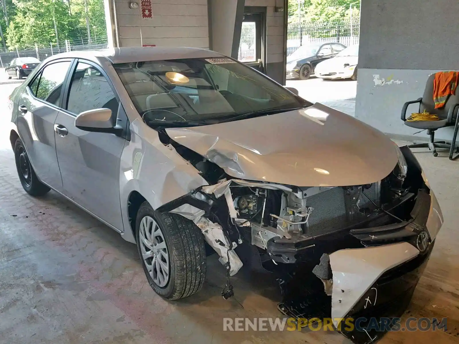 1 Photograph of a damaged car 2T1BURHE5KC157288 TOYOTA COROLLA 2019