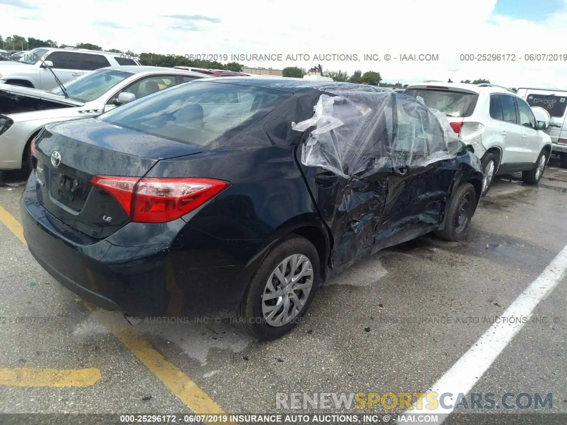 4 Photograph of a damaged car 2T1BURHE5KC162880 TOYOTA COROLLA 2019