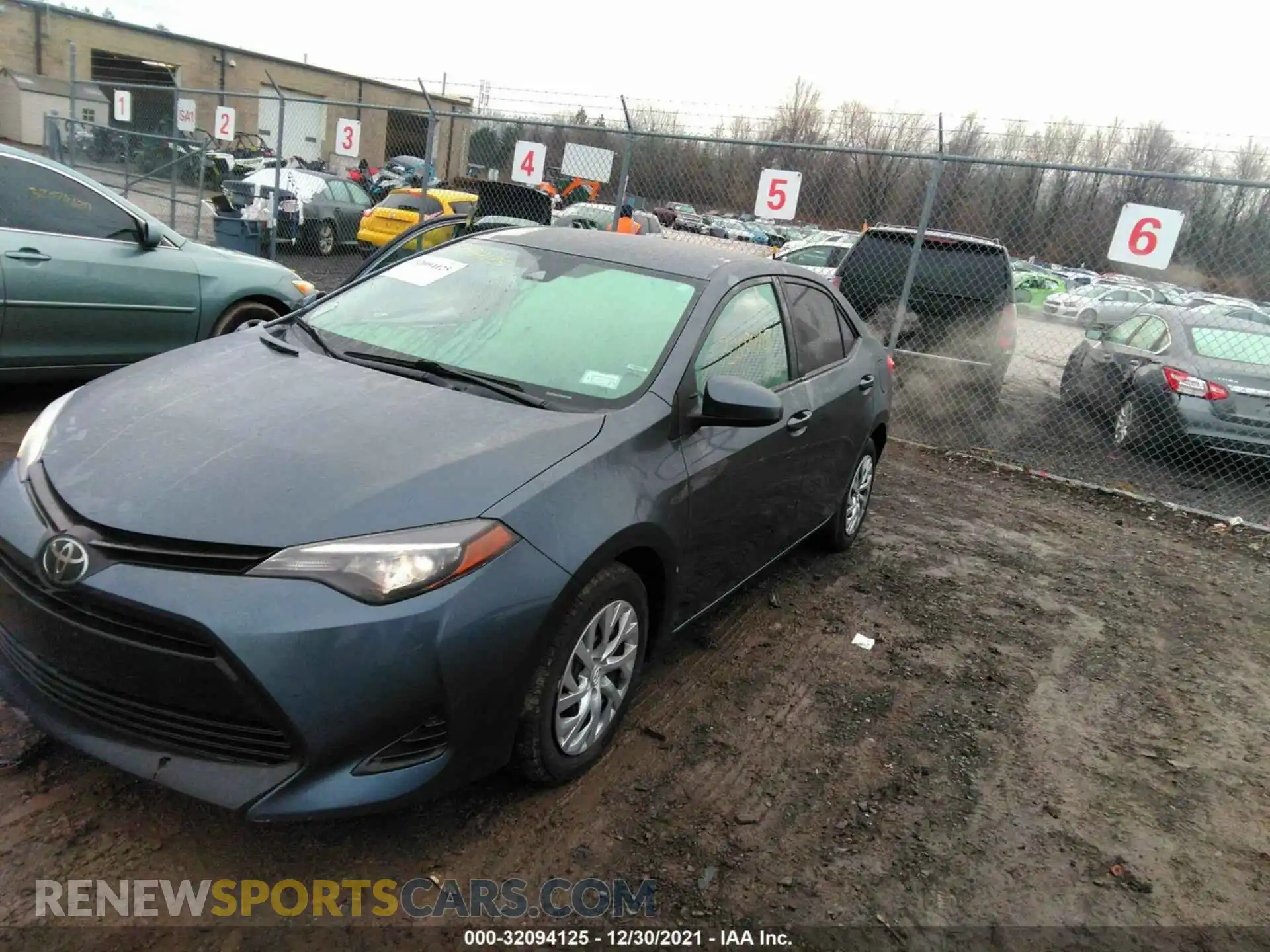 2 Photograph of a damaged car 2T1BURHE5KC164452 TOYOTA COROLLA 2019