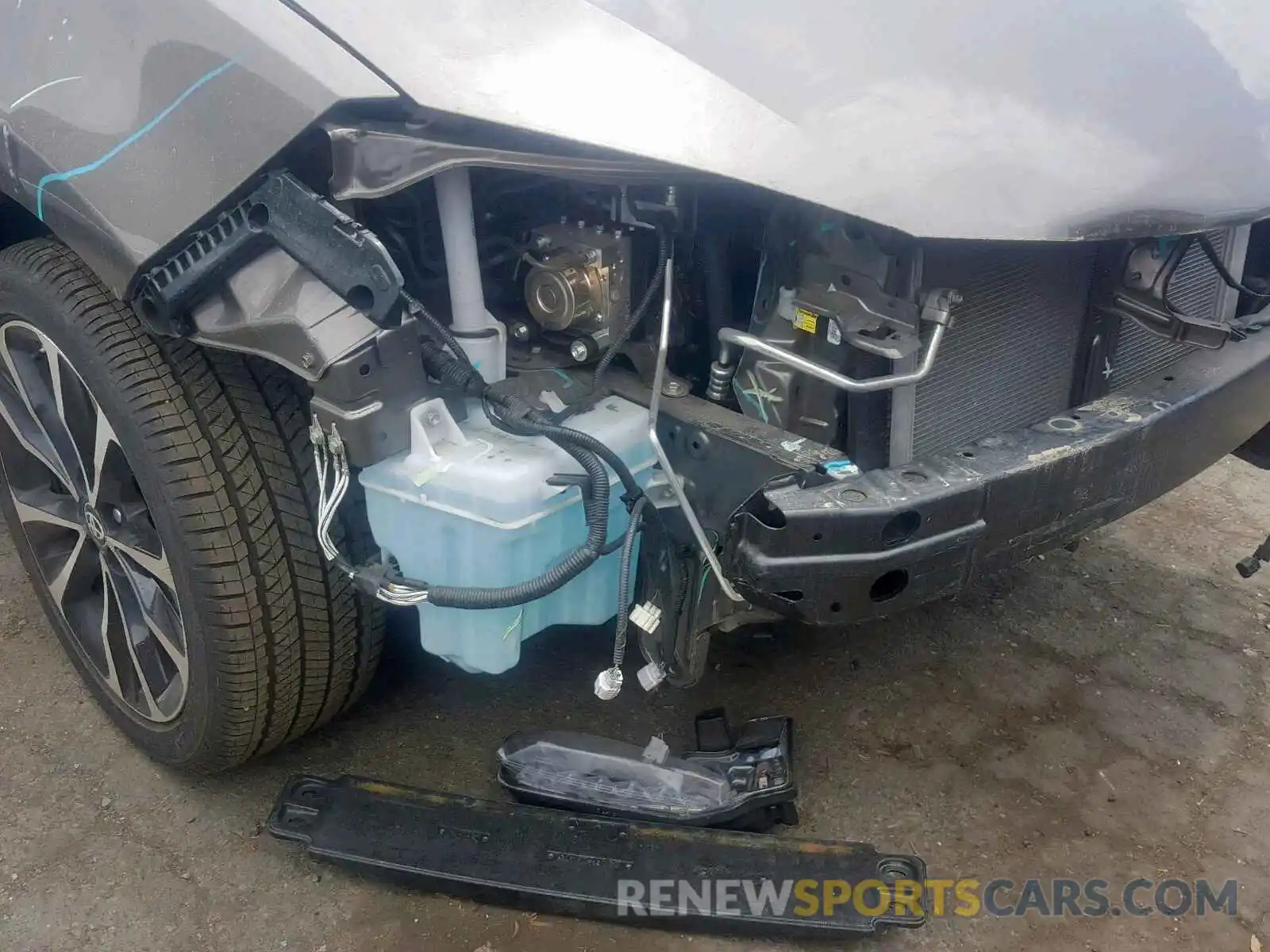 9 Photograph of a damaged car 2T1BURHE5KC164516 TOYOTA COROLLA 2019