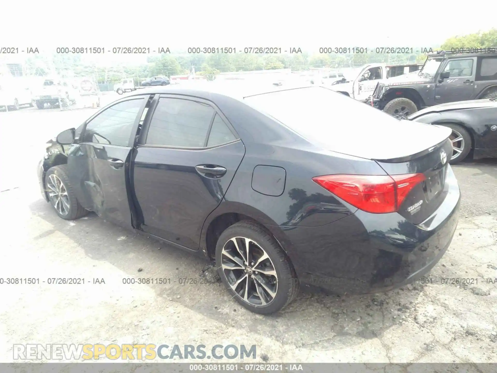 3 Photograph of a damaged car 2T1BURHE5KC165679 TOYOTA COROLLA 2019