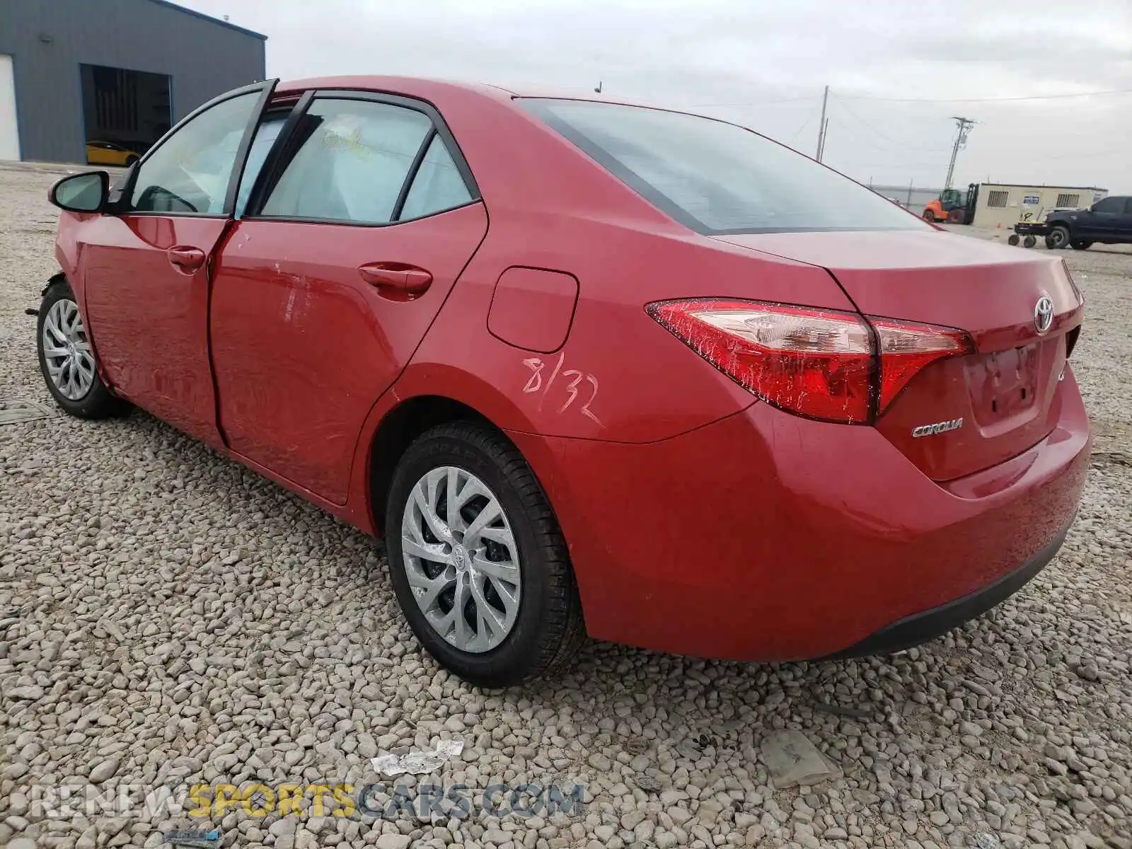 3 Photograph of a damaged car 2T1BURHE5KC183793 TOYOTA COROLLA 2019