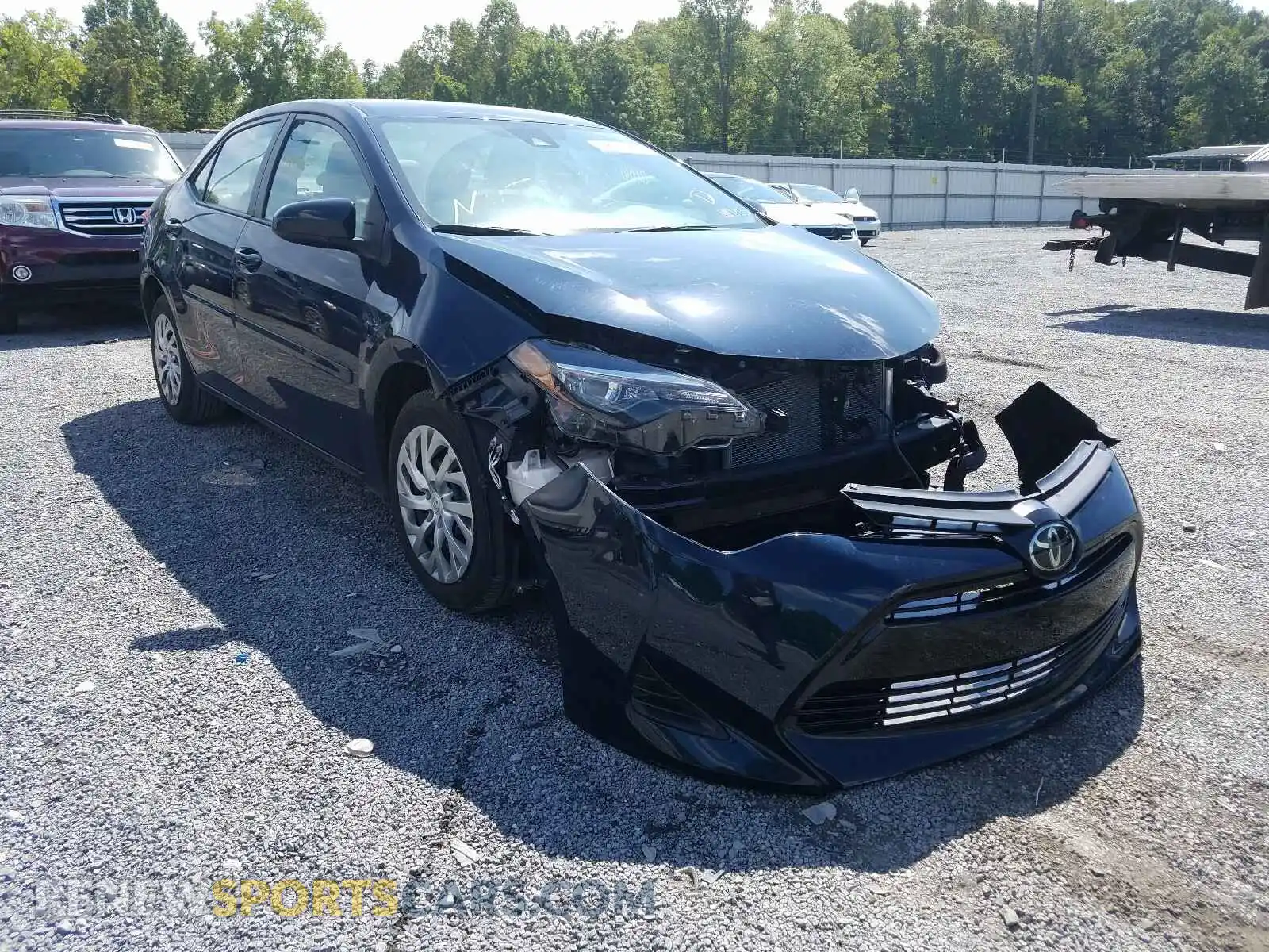 1 Photograph of a damaged car 2T1BURHE5KC192249 TOYOTA COROLLA 2019