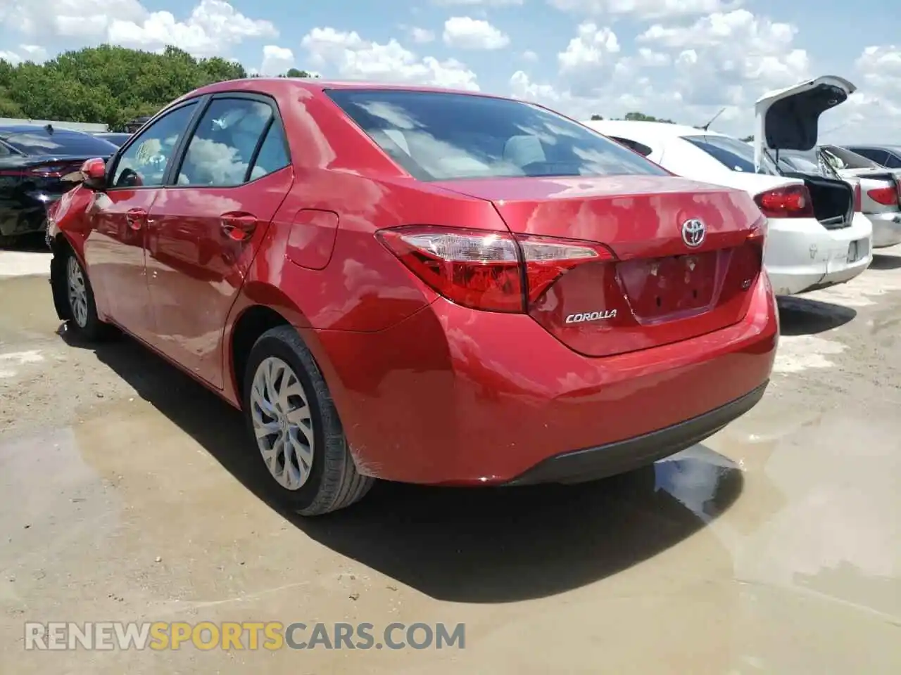 3 Photograph of a damaged car 2T1BURHE5KC209924 TOYOTA COROLLA 2019