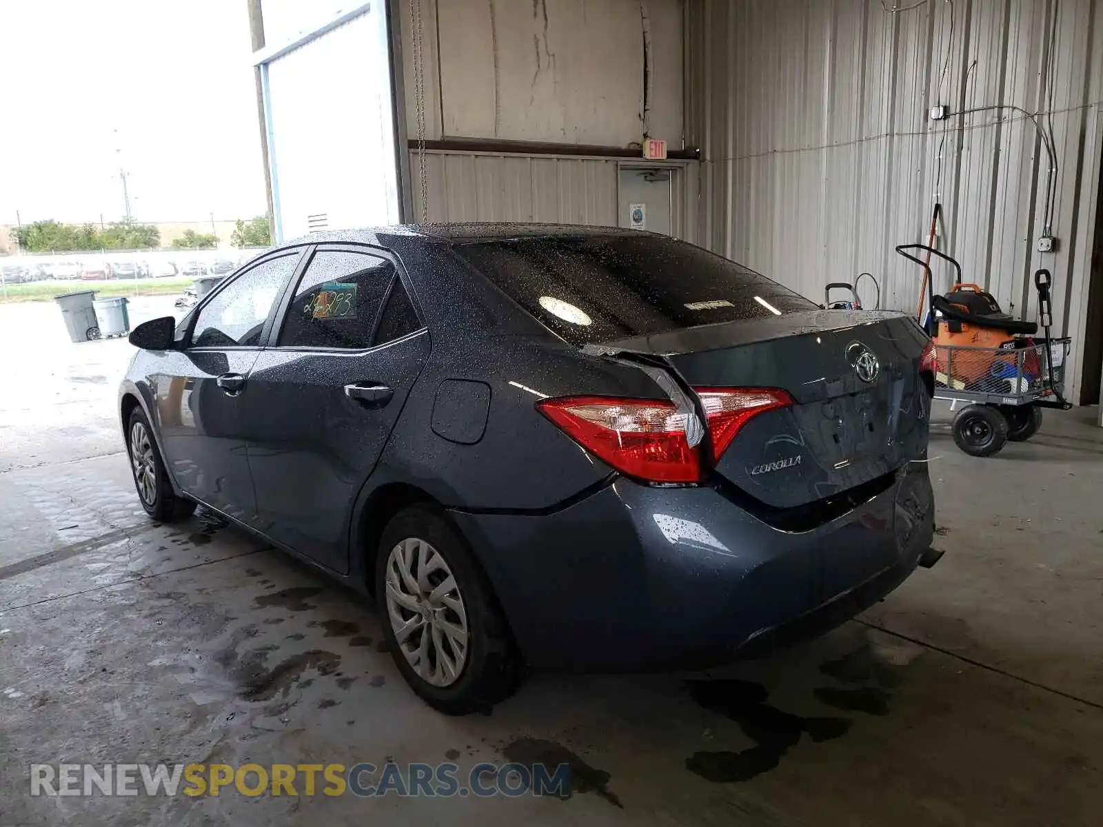 3 Photograph of a damaged car 2T1BURHE5KC211530 TOYOTA COROLLA 2019