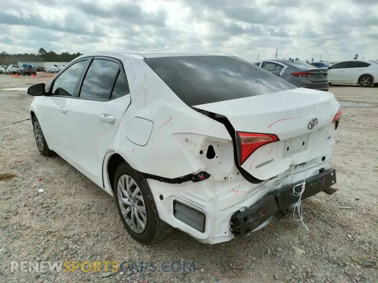 3 Фотография поврежденного автомобиля 2T1BURHE5KC228828 TOYOTA COROLLA 2019