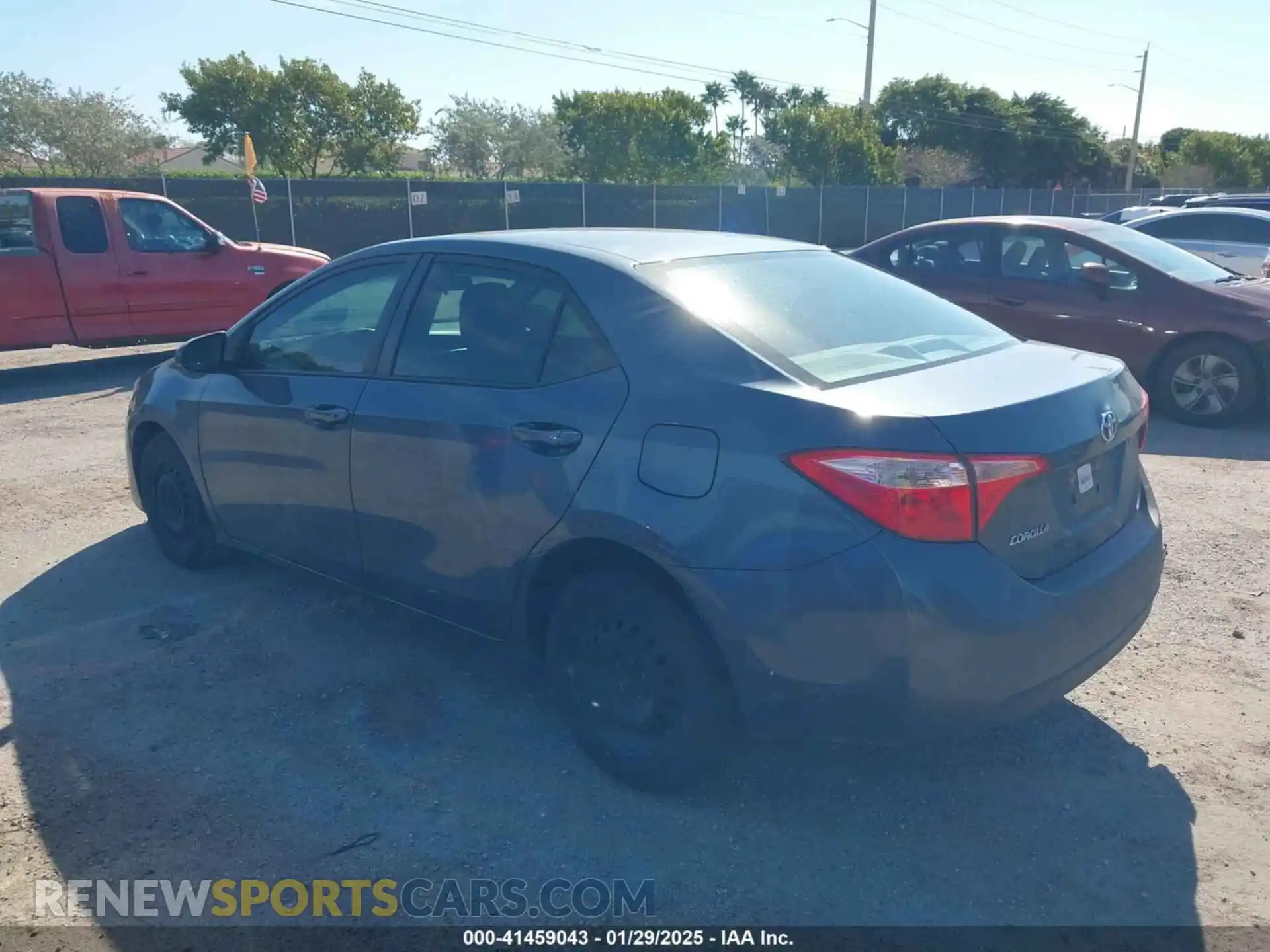 3 Photograph of a damaged car 2T1BURHE6KC128446 TOYOTA COROLLA 2019