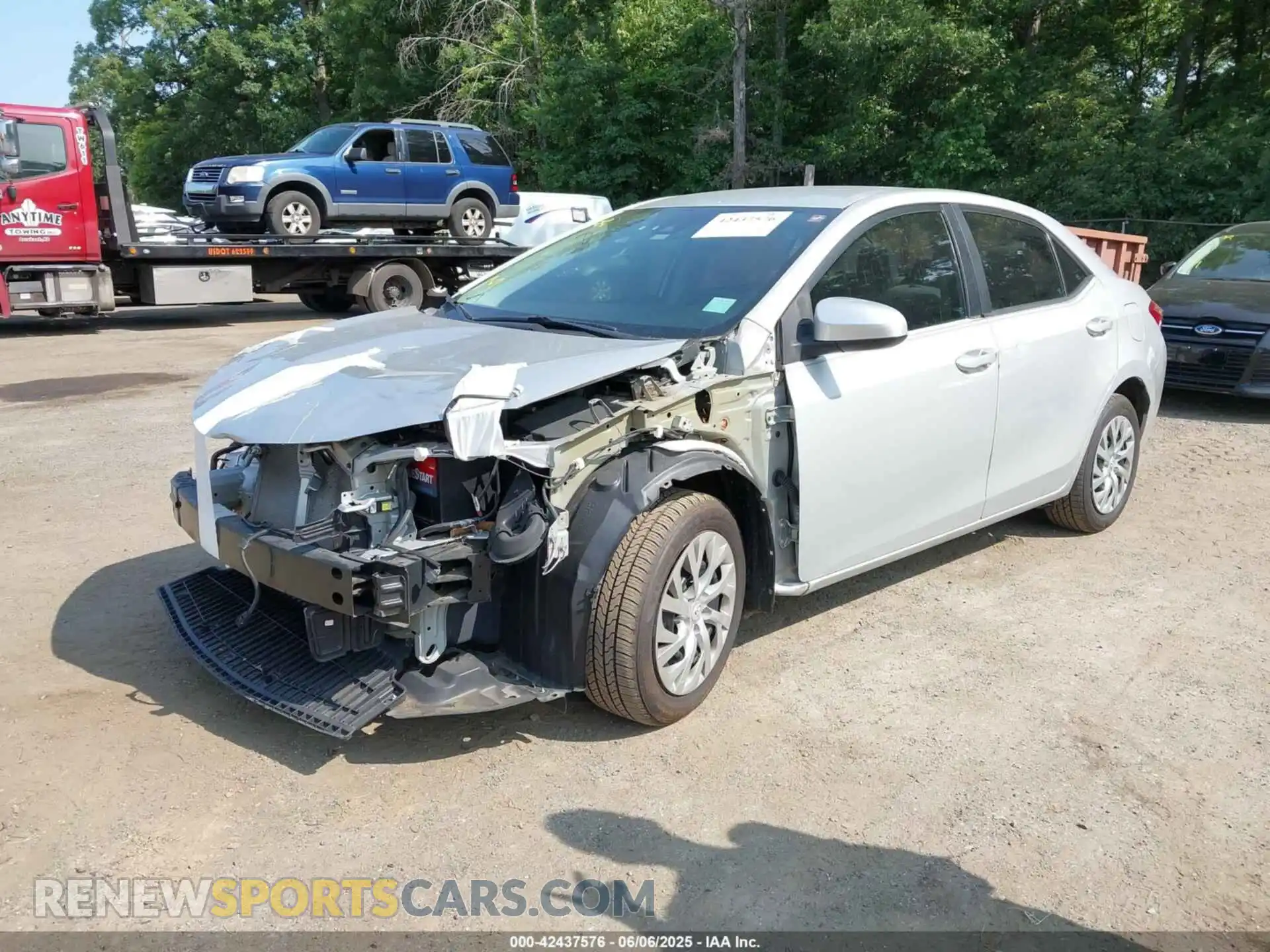 2 Photograph of a damaged car 2T1BURHE6KC133369 TOYOTA COROLLA 2019