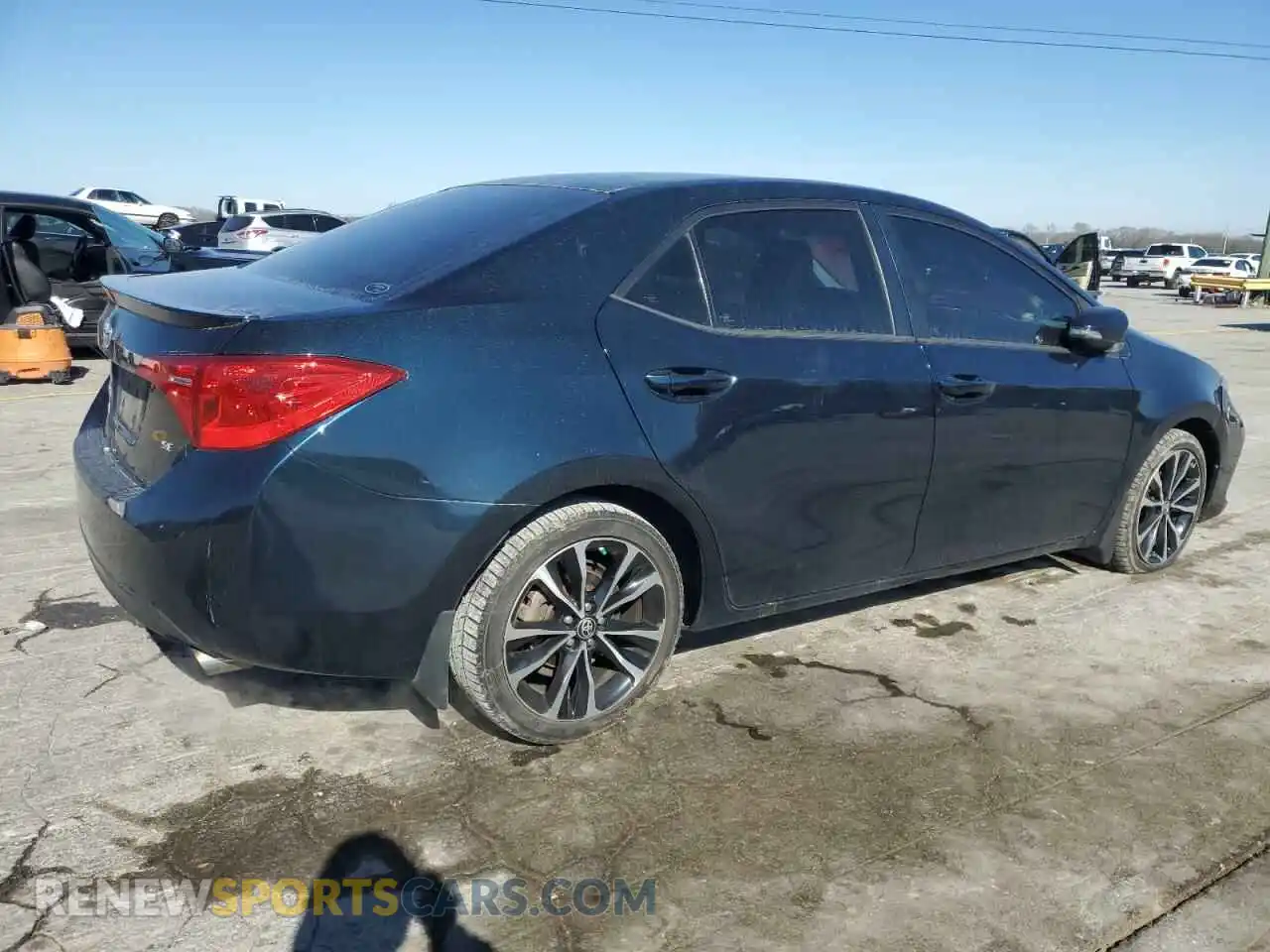 3 Photograph of a damaged car 2T1BURHE6KC168431 TOYOTA COROLLA 2019
