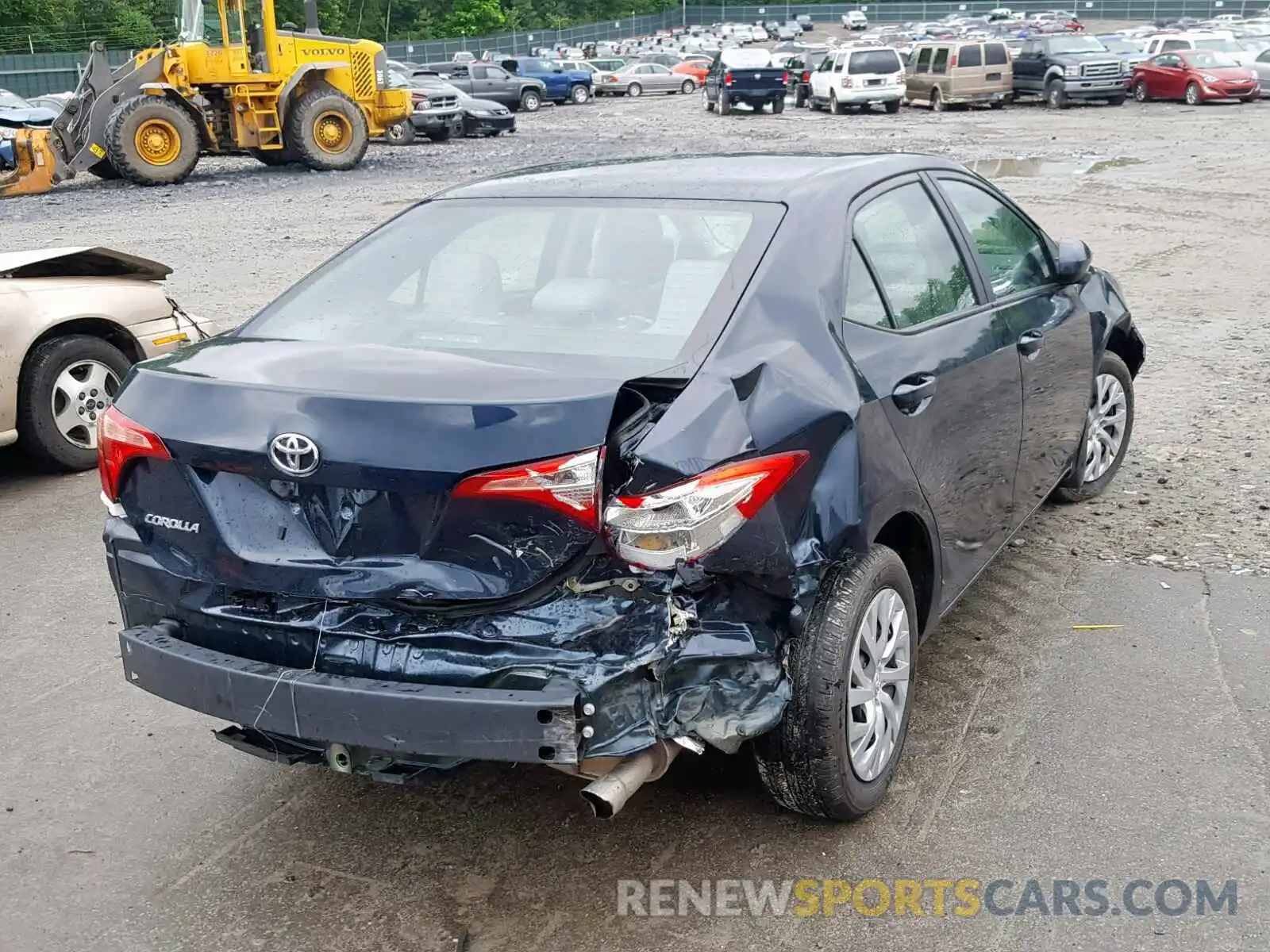 4 Photograph of a damaged car 2T1BURHE6KC172379 TOYOTA COROLLA 2019