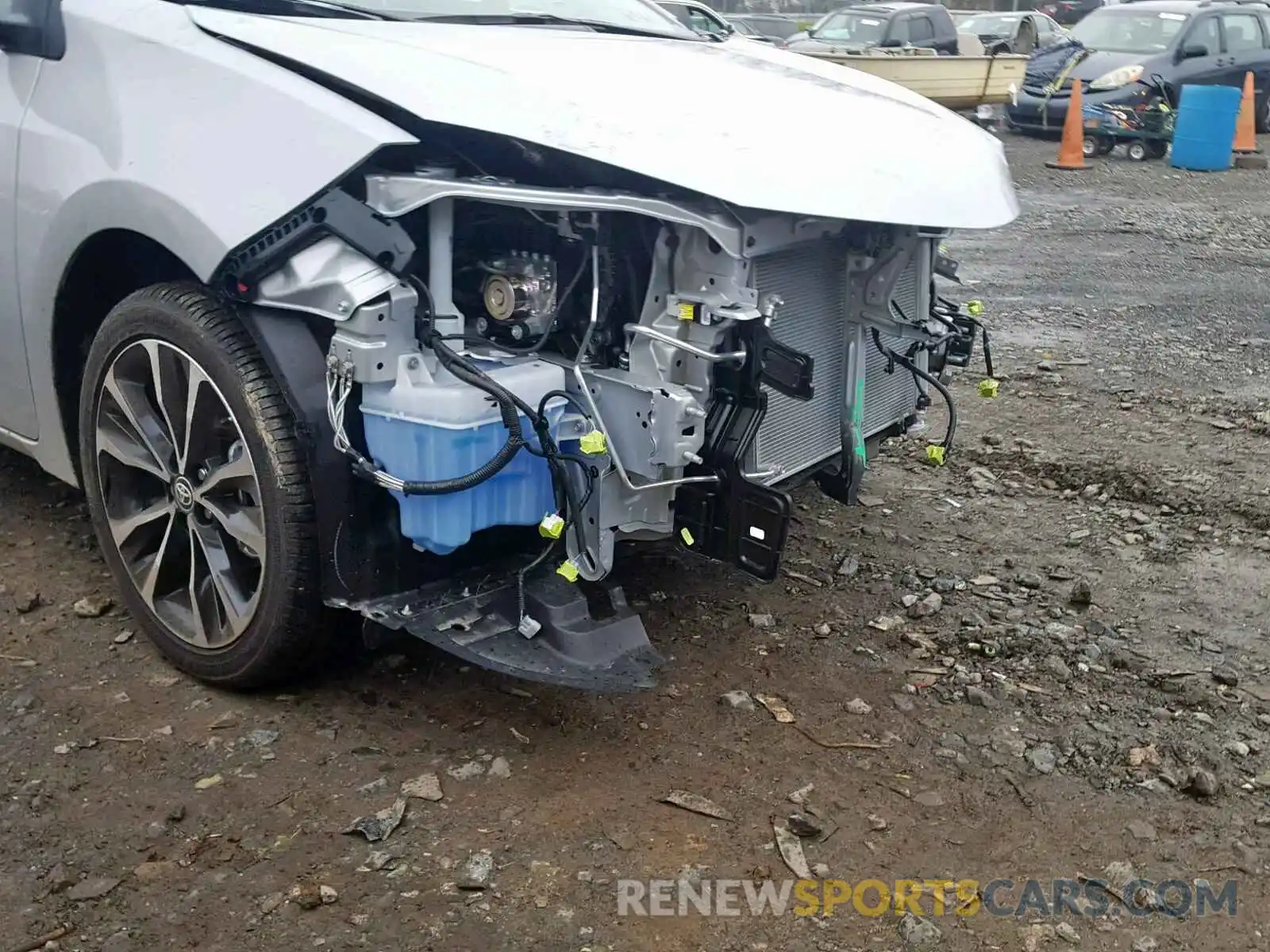 9 Photograph of a damaged car 2T1BURHE6KC172463 TOYOTA COROLLA 2019