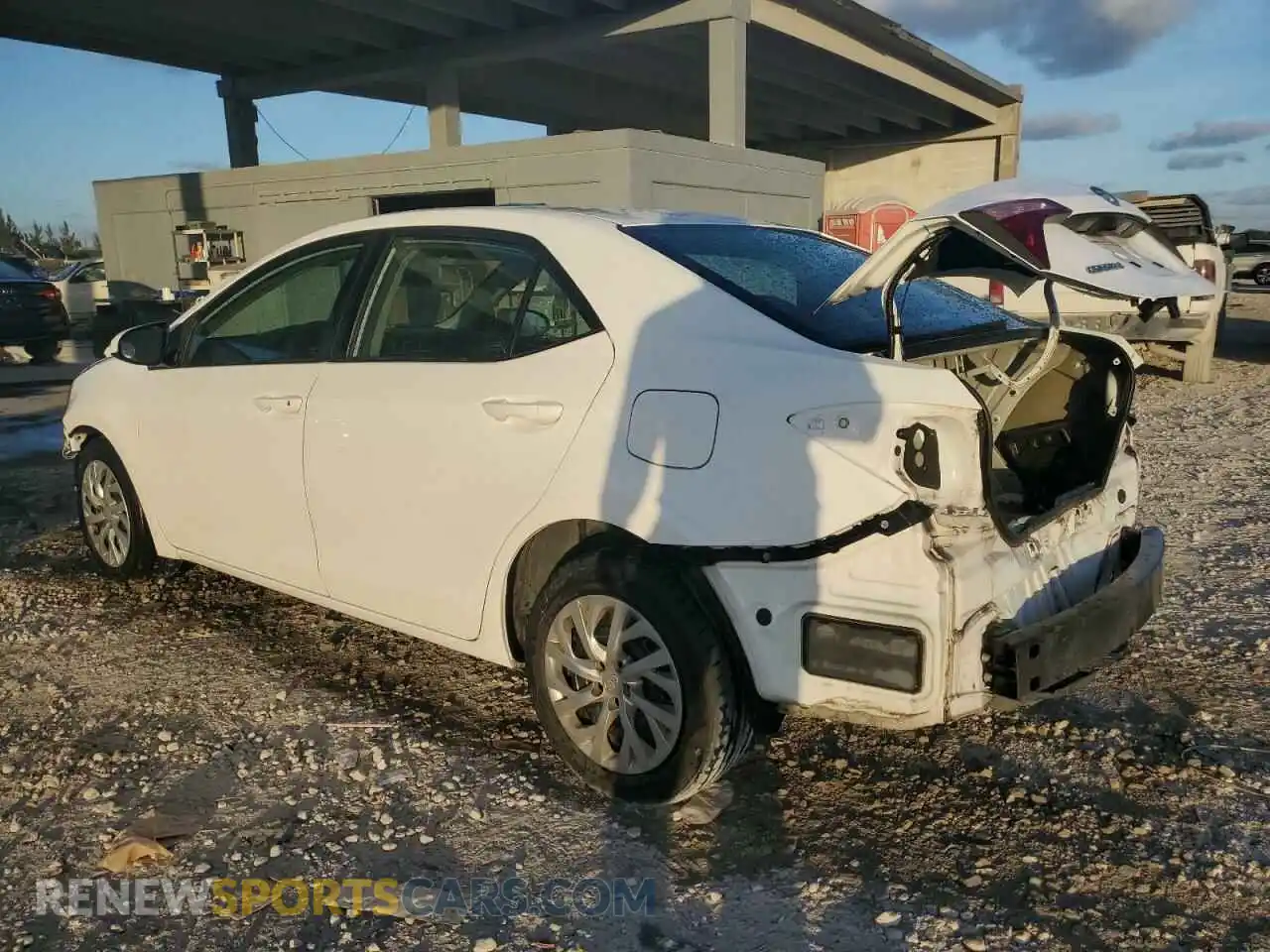 2 Photograph of a damaged car 2T1BURHE6KC173404 TOYOTA COROLLA 2019